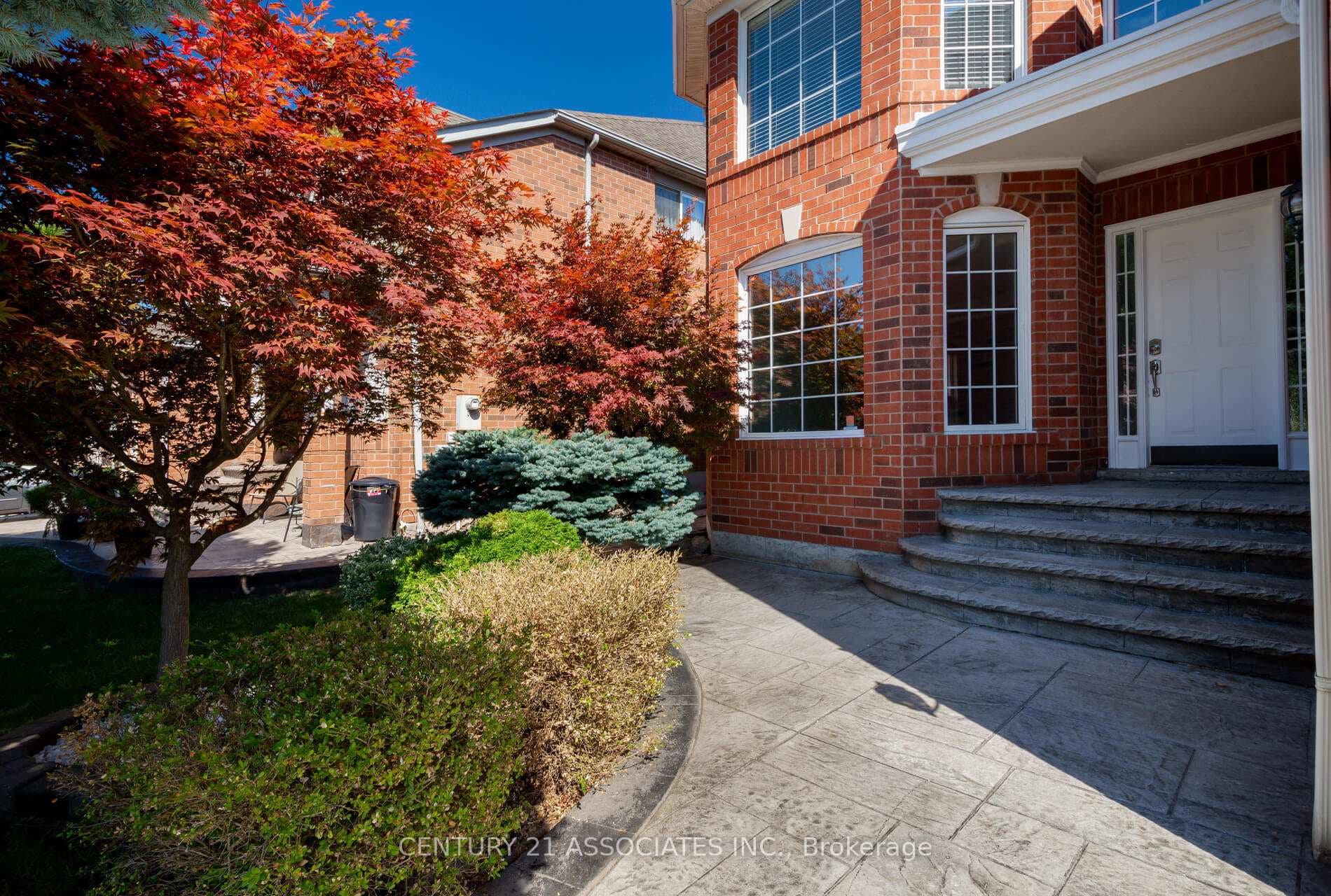 5351 Quartermain Crescent photo 3