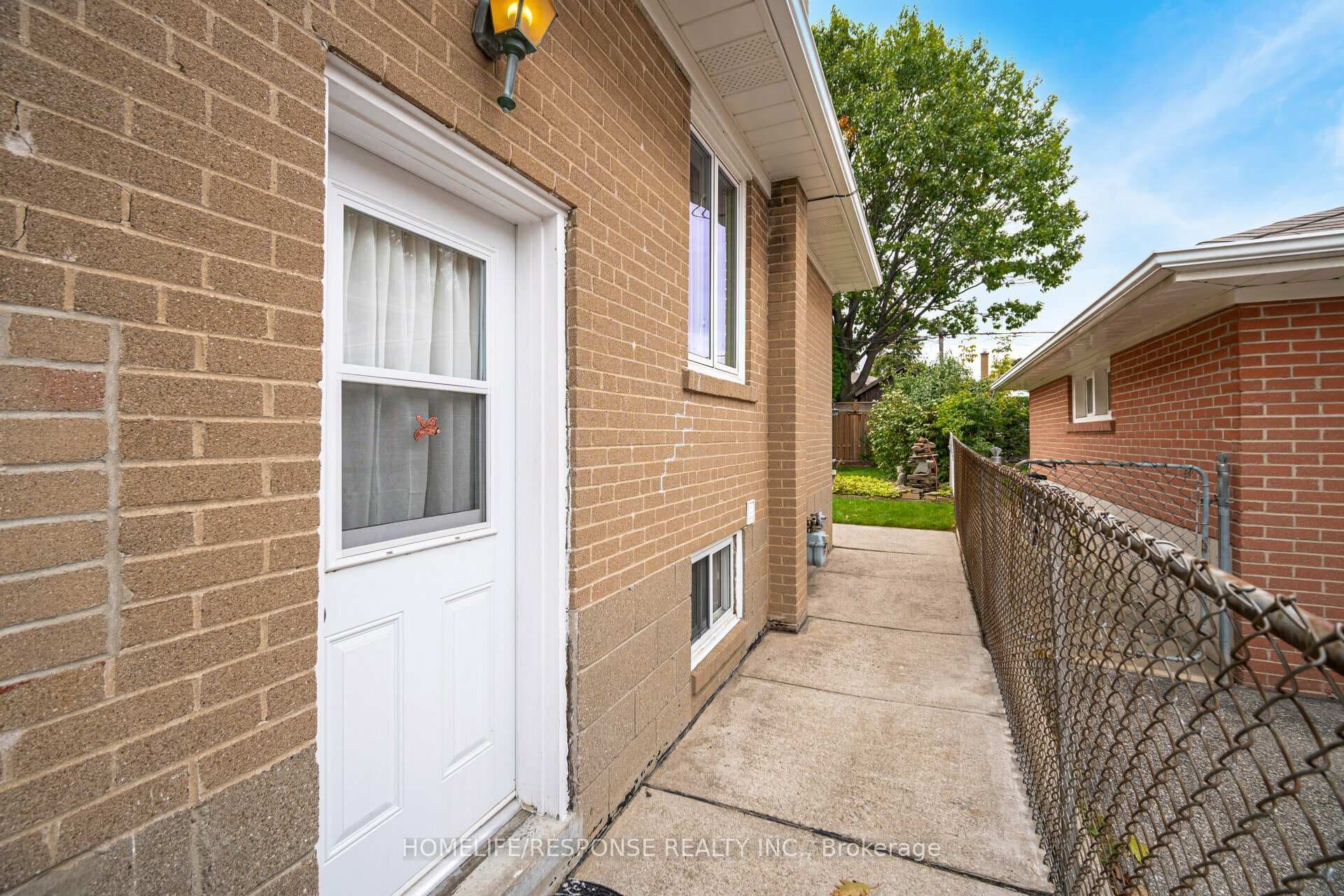 10 DIMPLEFIELD Place photo 18