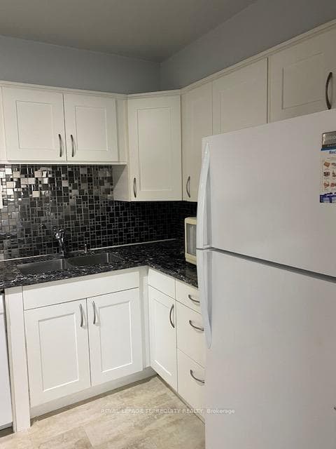 50 Elm Drive Unit 604 photo 13