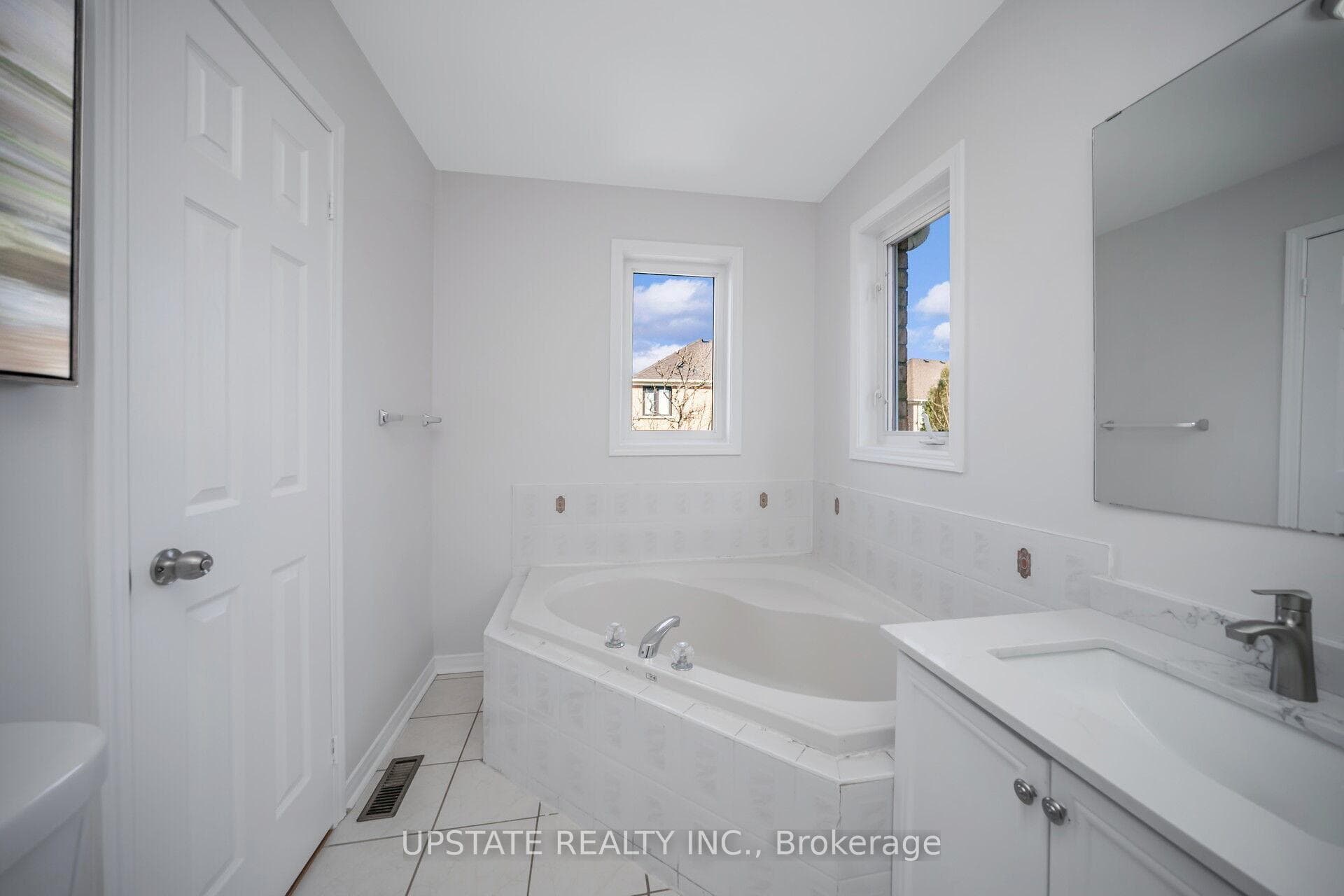 6563 Song Bird Crescent photo 30