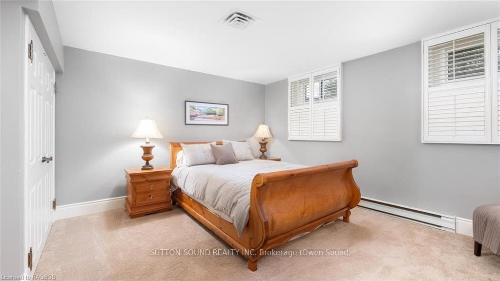 560 5TH Street photo 28