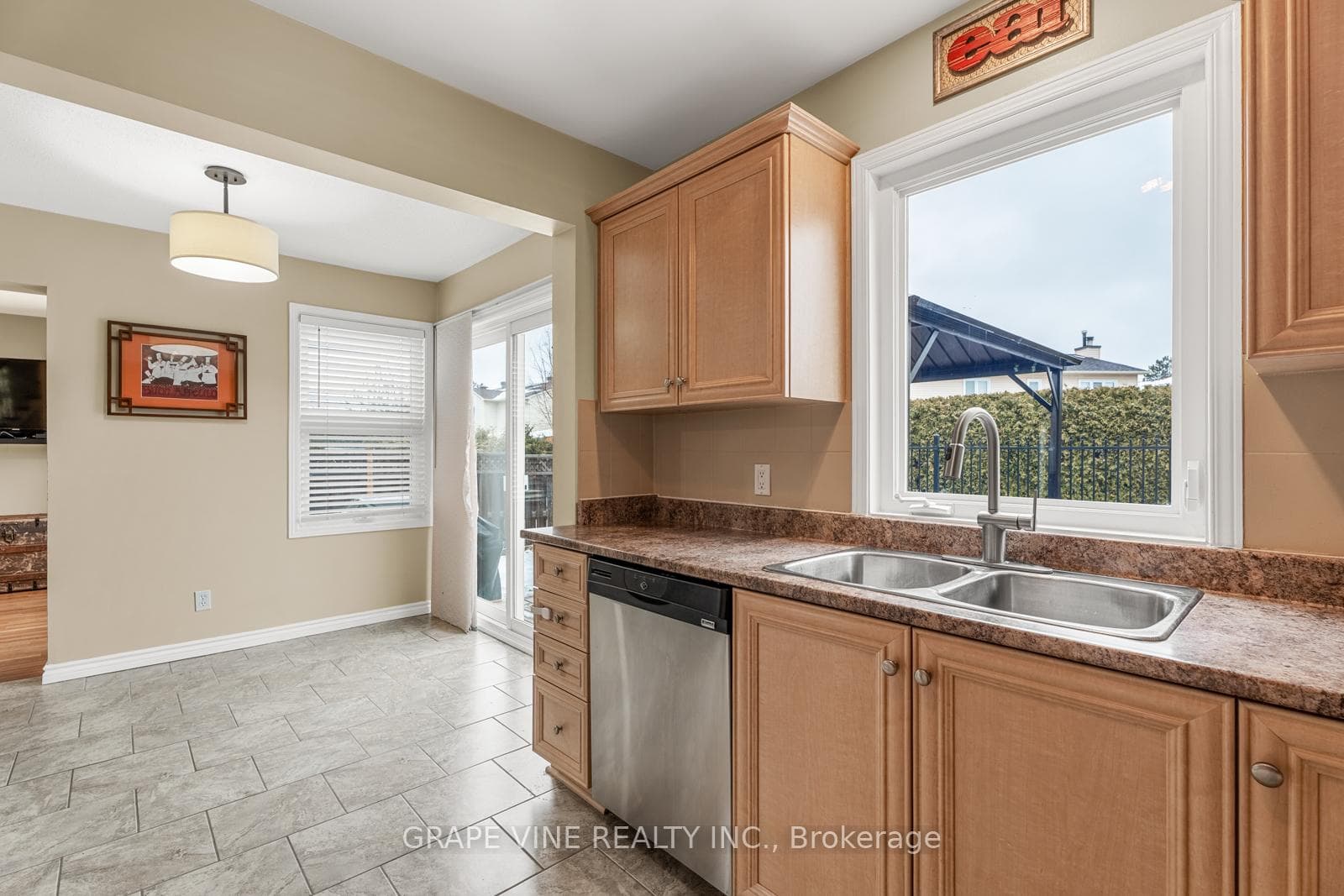 1651 Westport Crescent photo 12