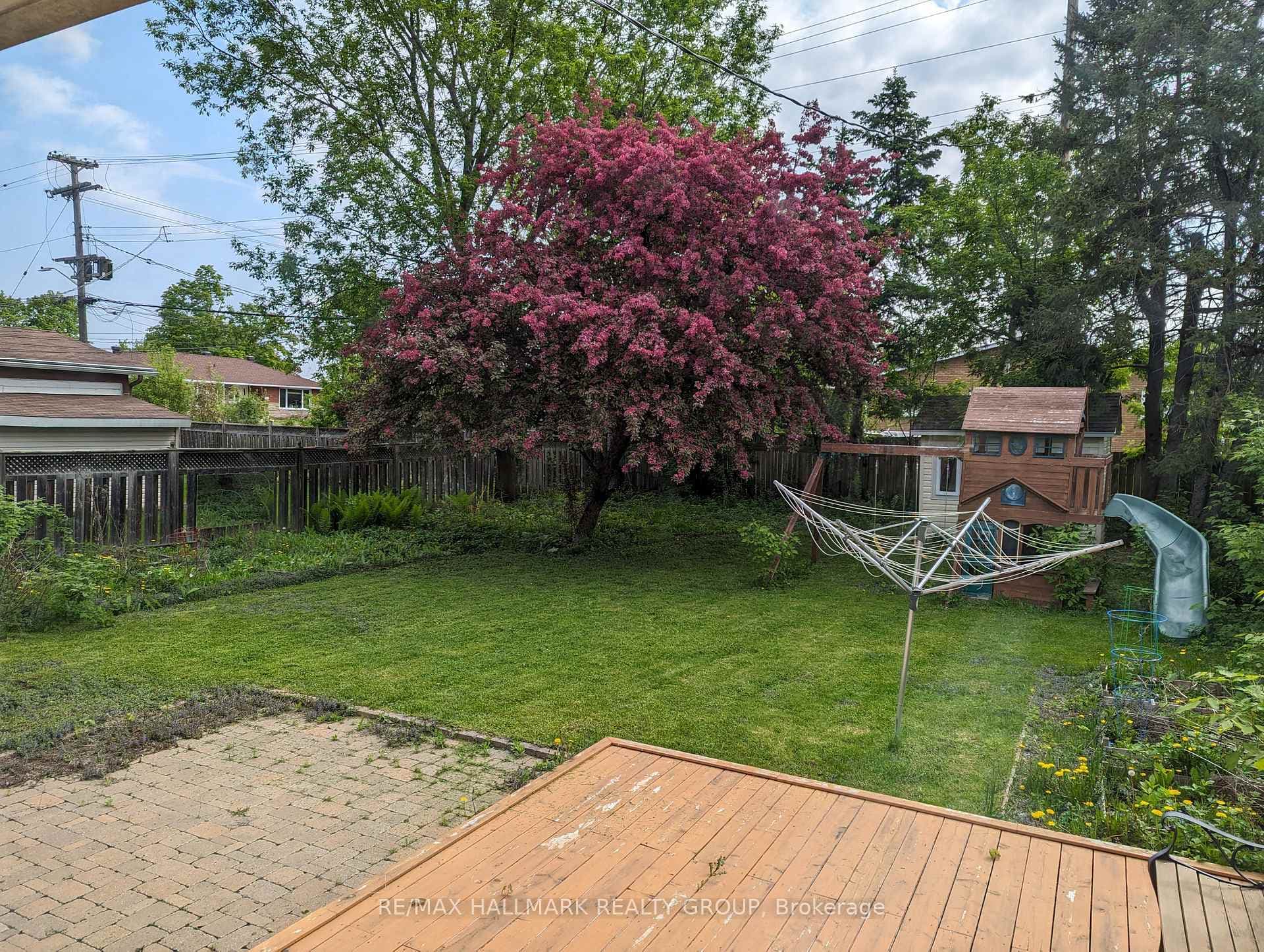 789 Claude Street photo 28