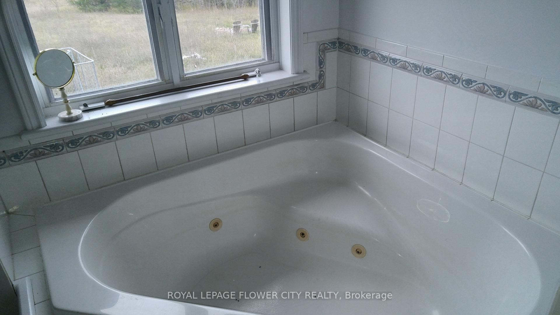 622 Noonan Road photo 16