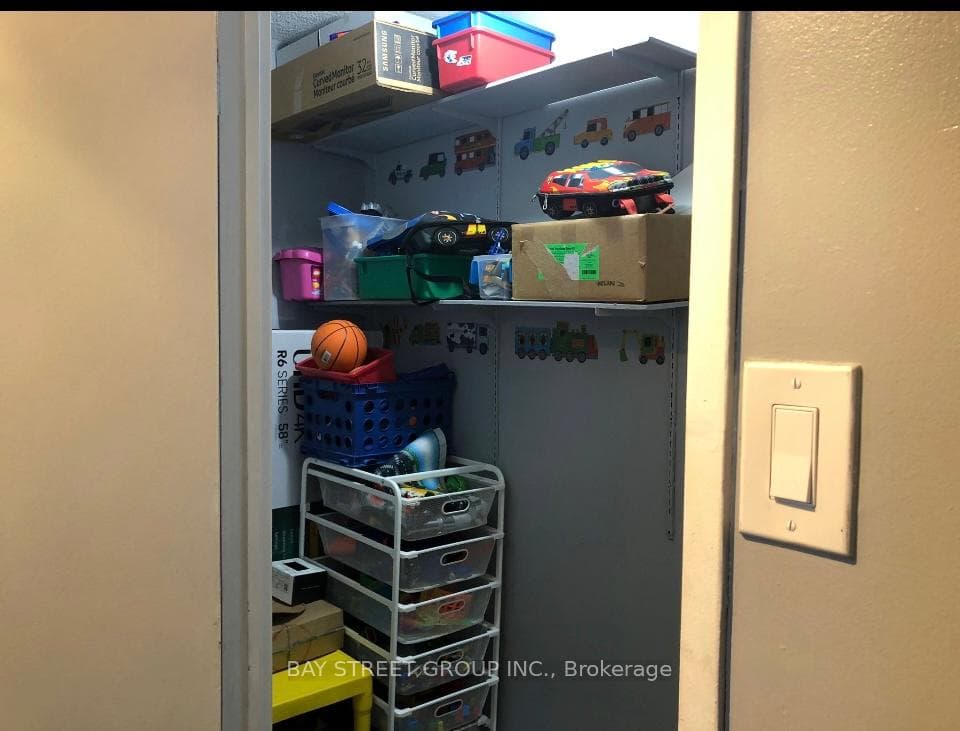 17 Knightsbridge Road Unit 1803 photo 6