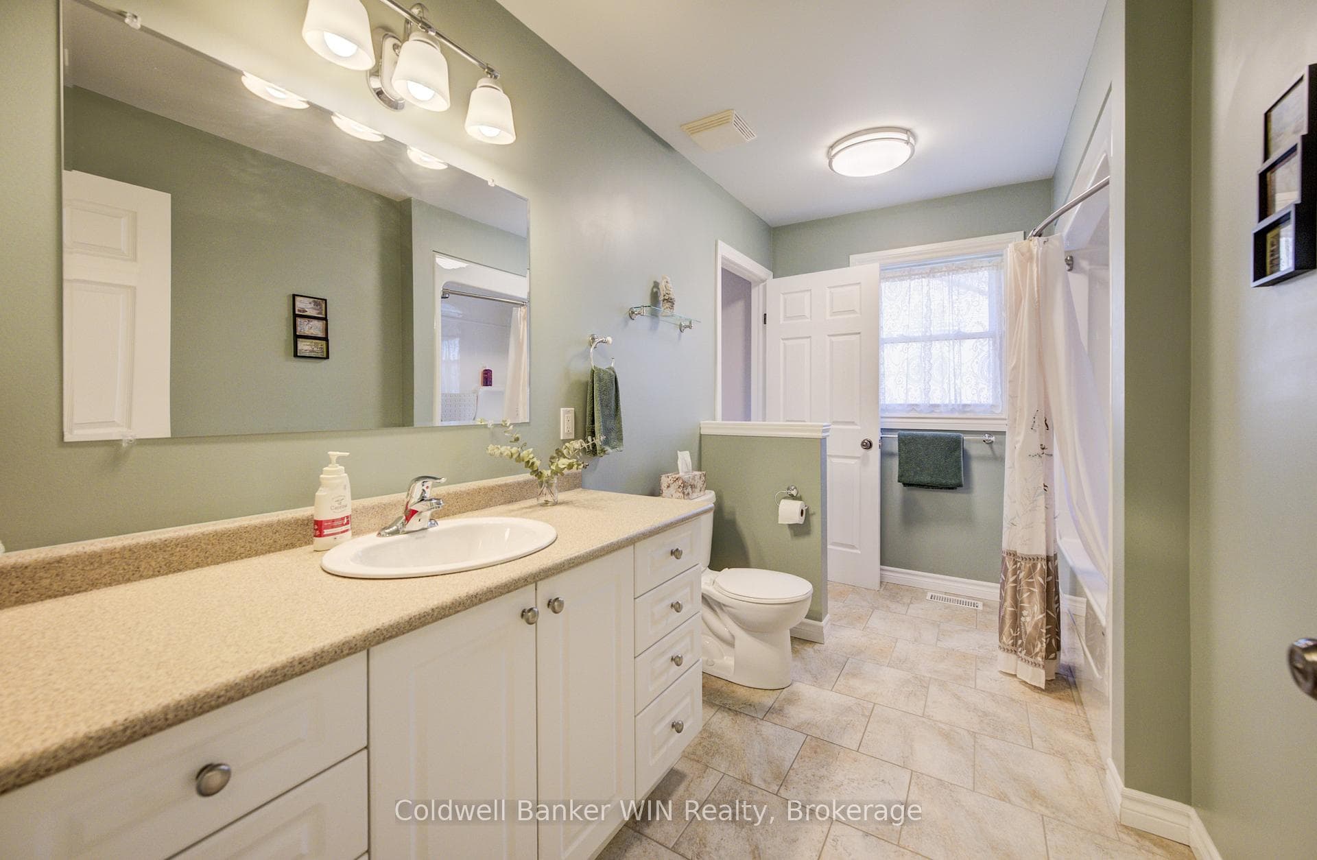 434 King Street photo 16