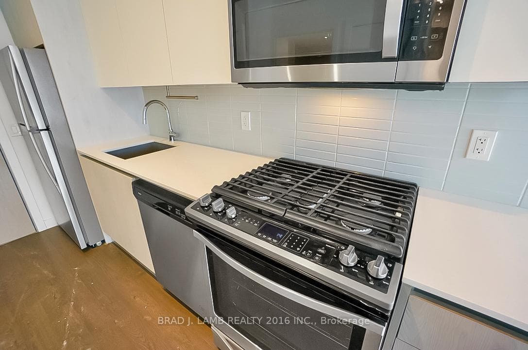 2A Church Street Unit 1608 photo 5