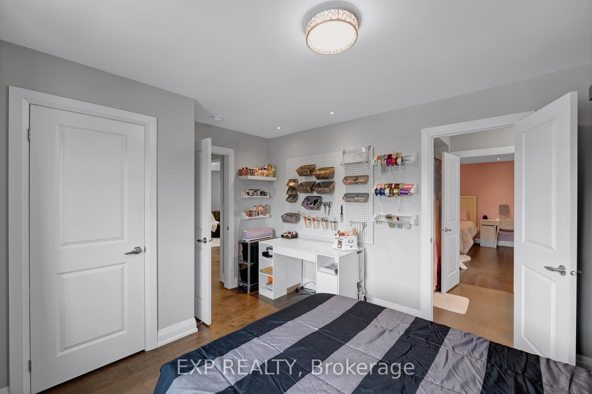 156 Degraaf Crescent photo 31