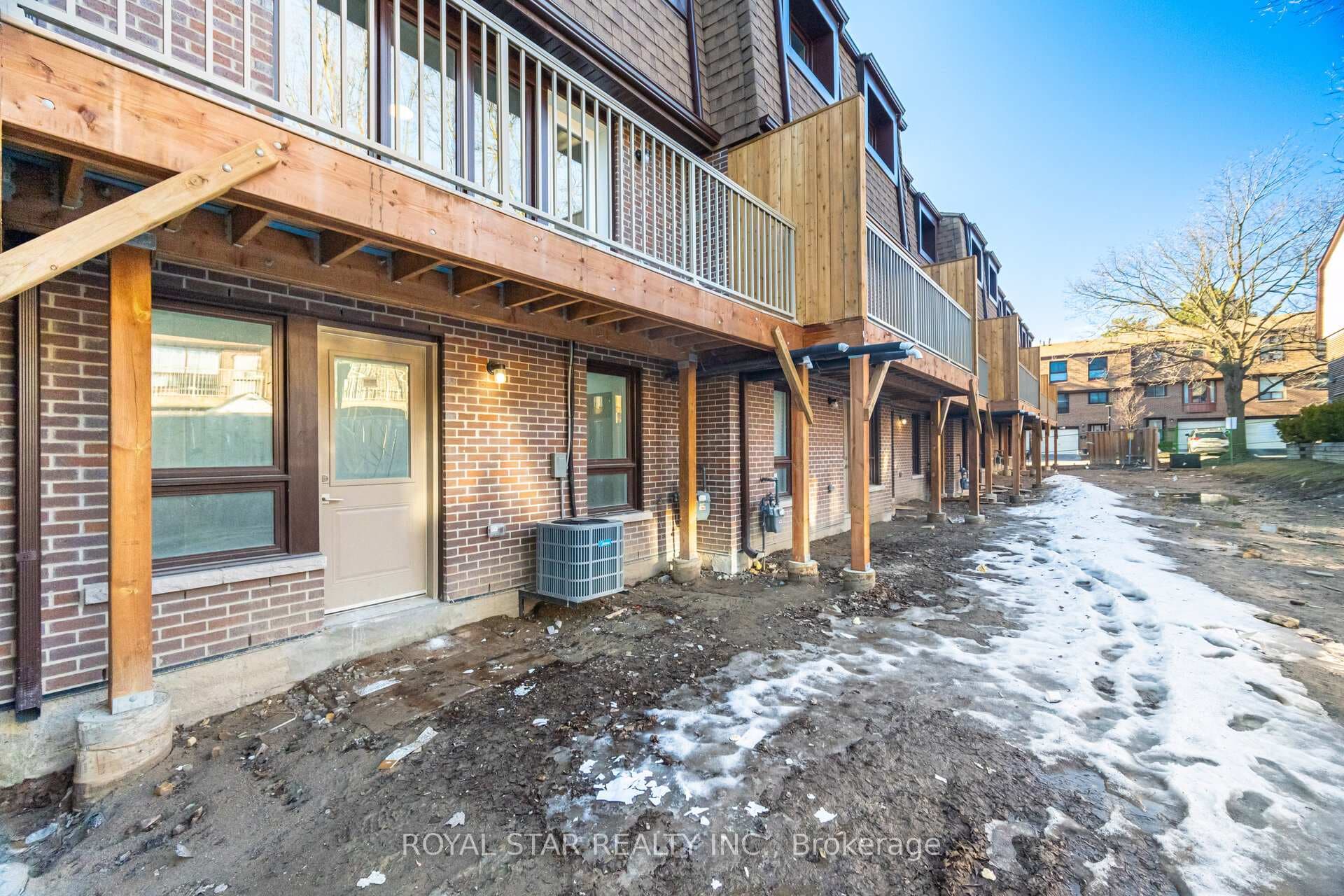 11 Plaisance Road Unit 3 photo 43