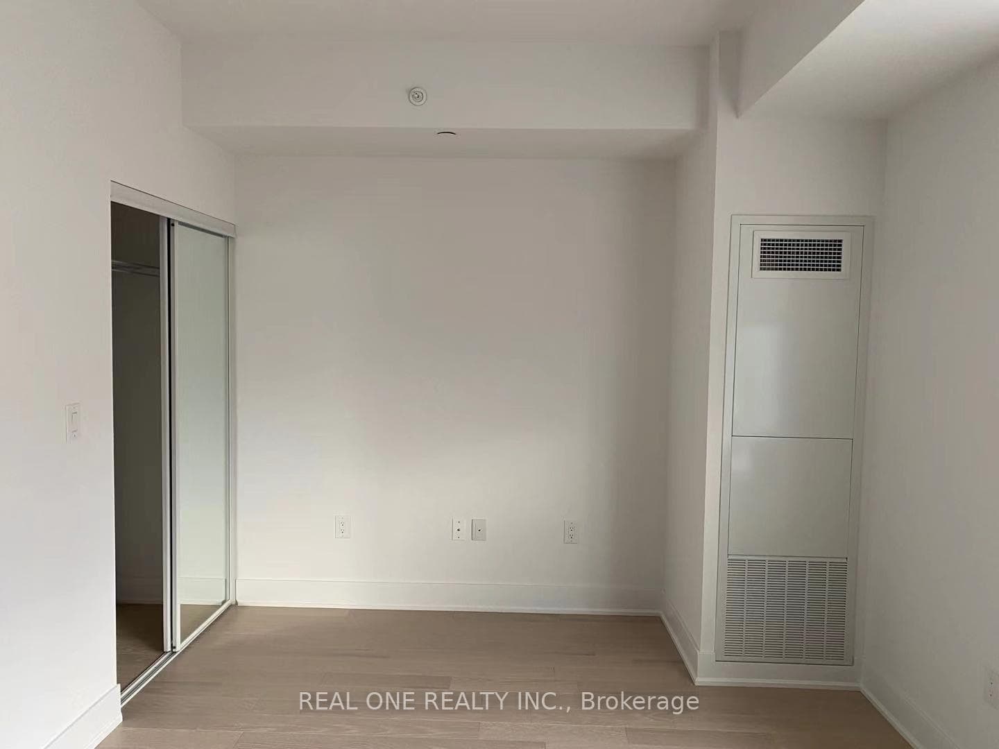 955 Bay Street Unit 3005 photo 4