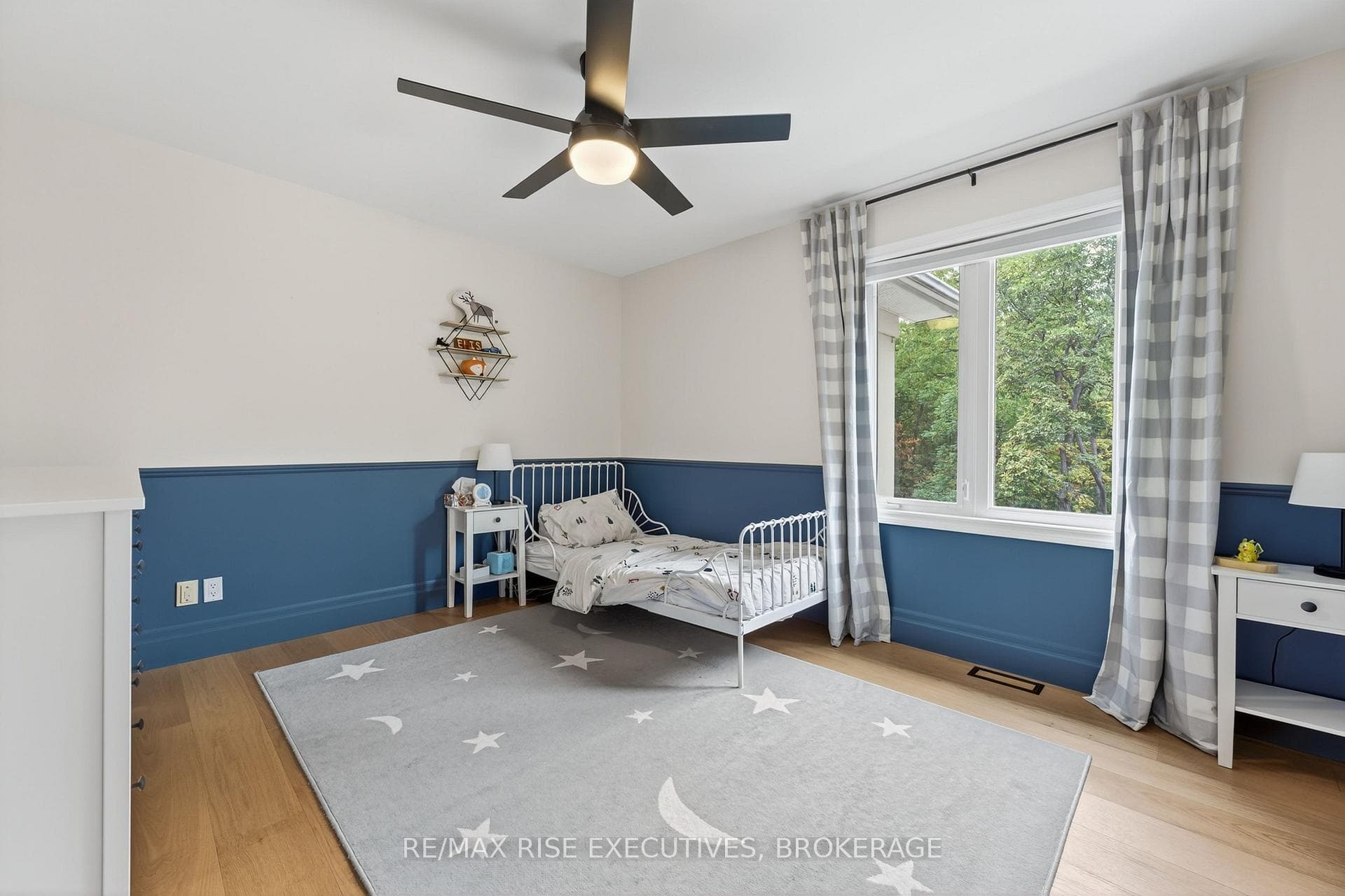 648 Woodland Place photo 29