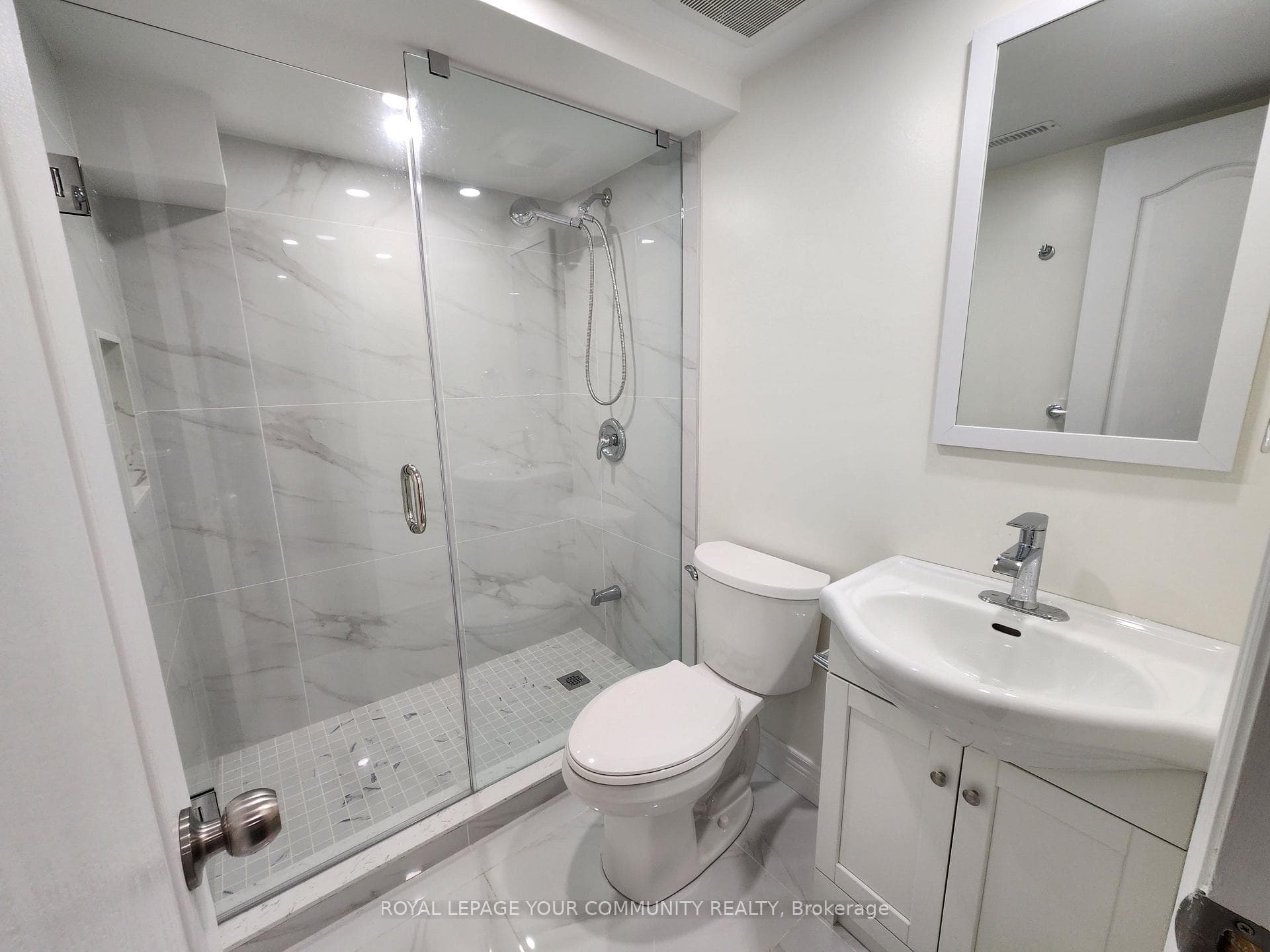 42 Woodroof Crescent photo 34