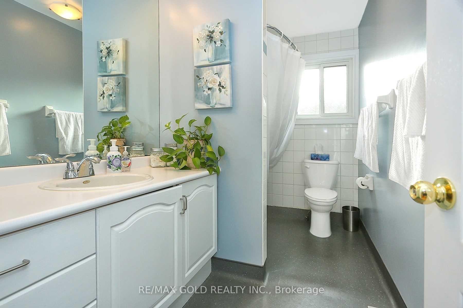 214 Athabasca Street photo 5