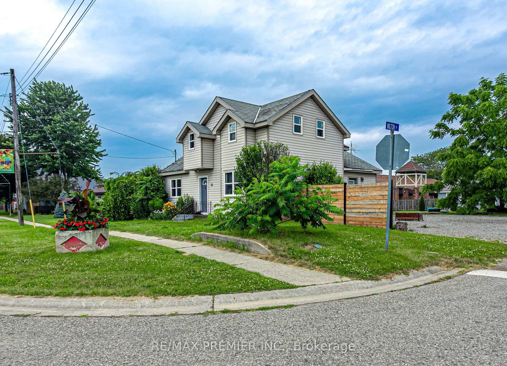45 Wellington Street photo 31