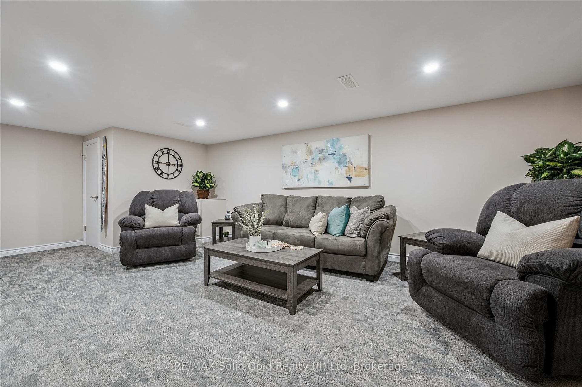 390 Dumfries Avenue photo 23