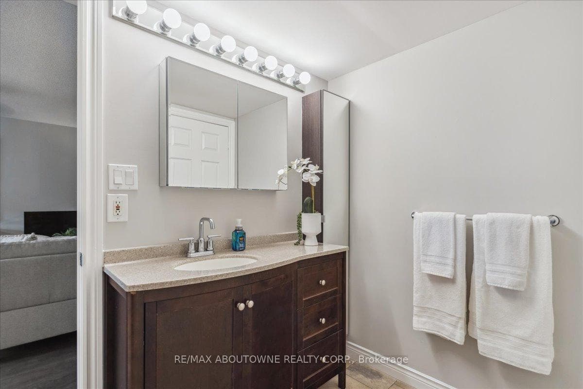 4005 Kilmer Drive Unit 305 photo 32