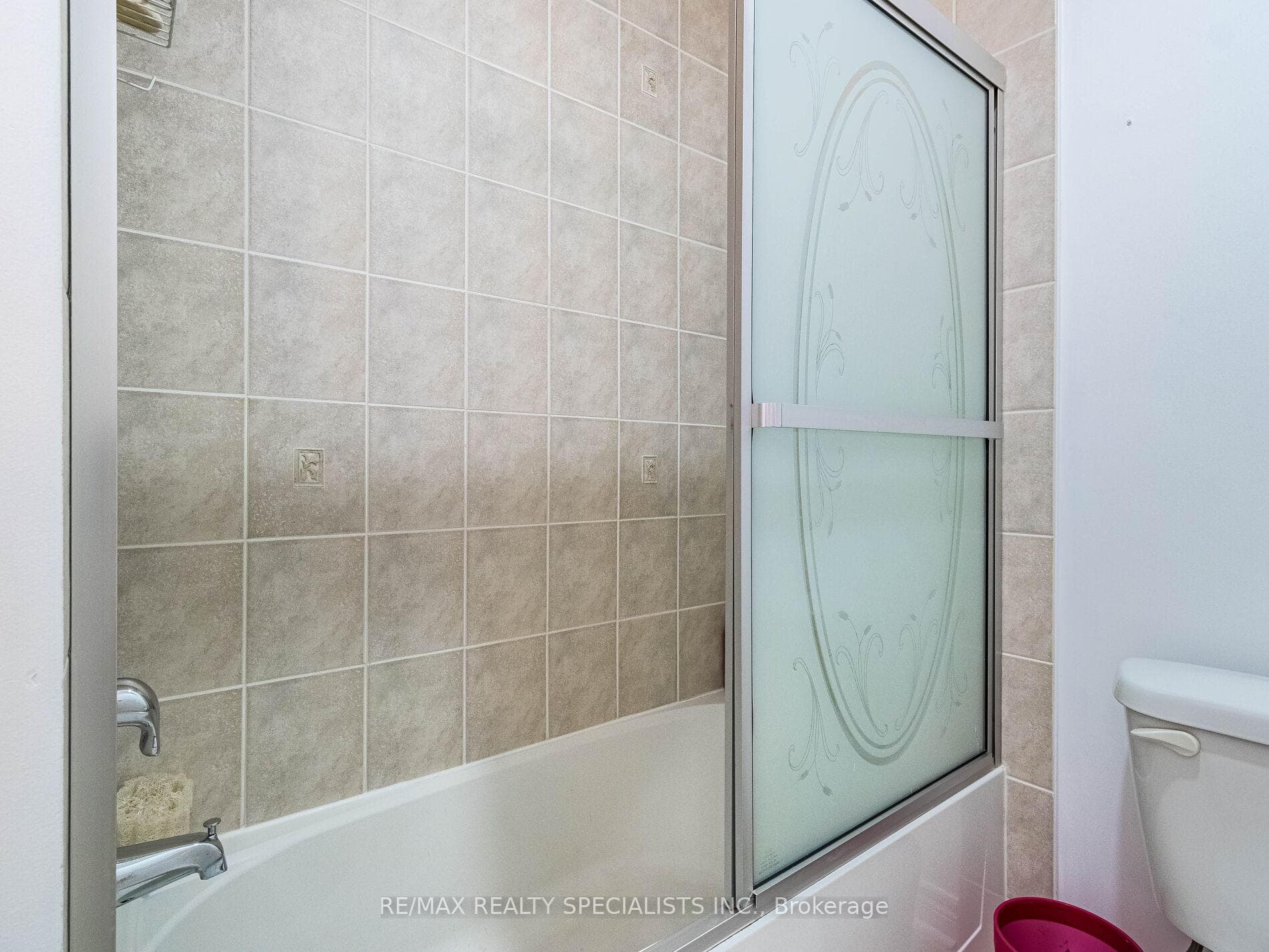 182 Hansard Drive photo 26