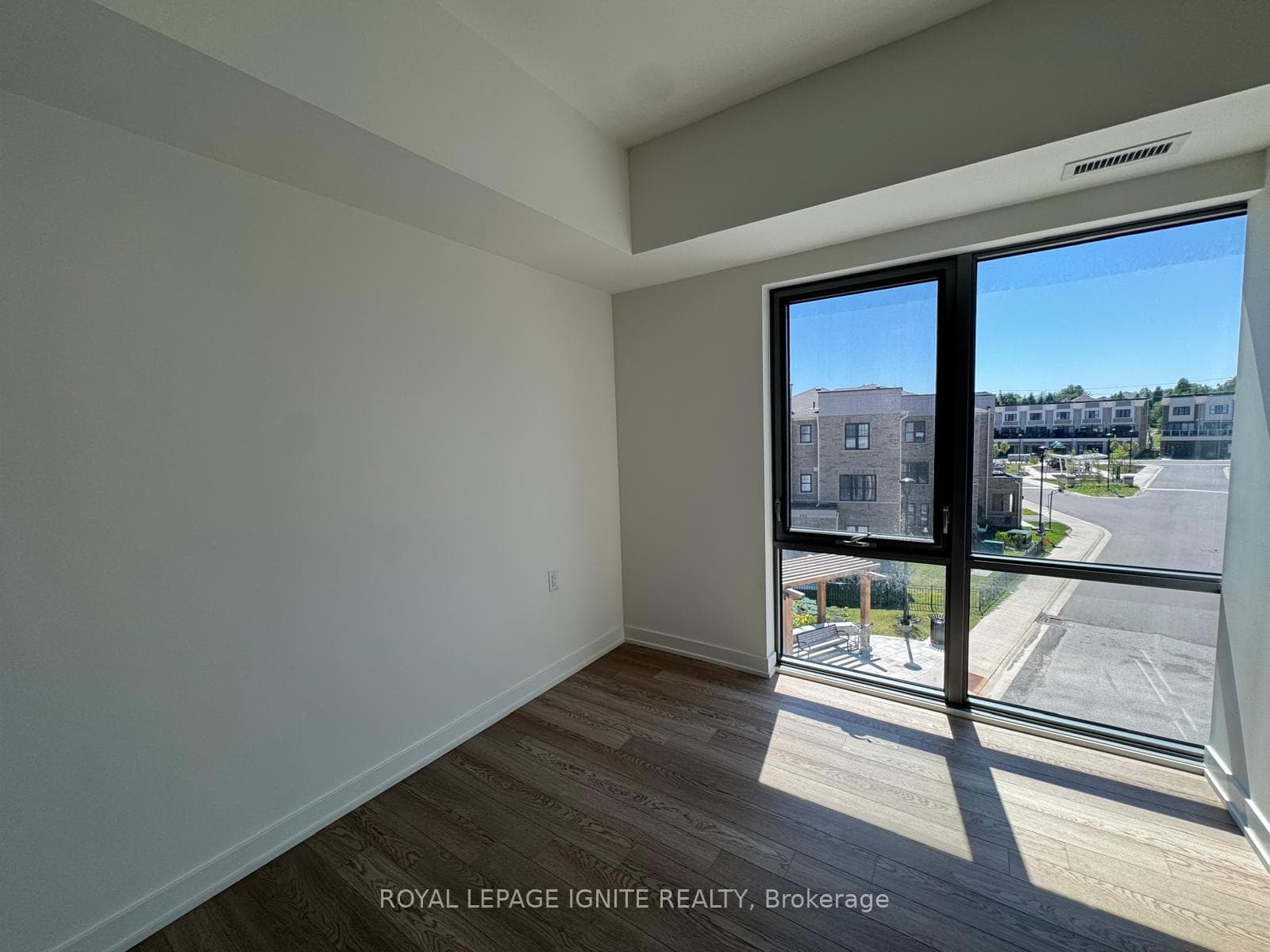 51 Clarington Boulevard Unit 322 photo 17