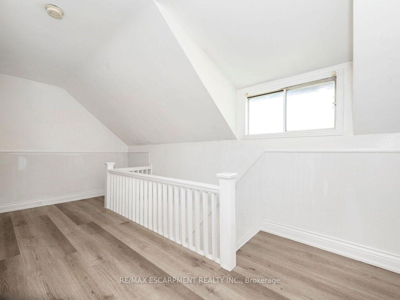 52 Stapleton Avenue photo 15