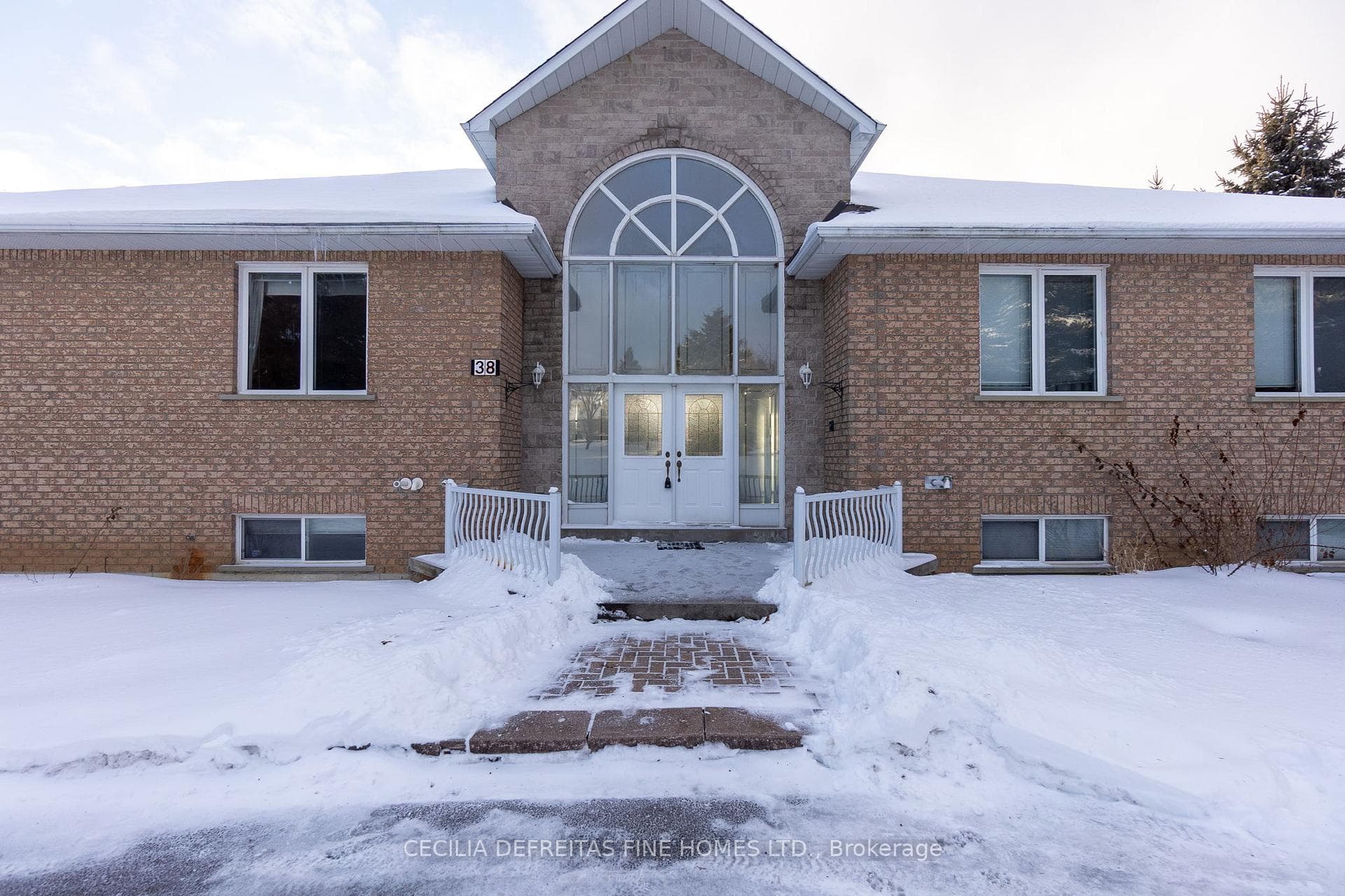 38 Orico Court photo 2
