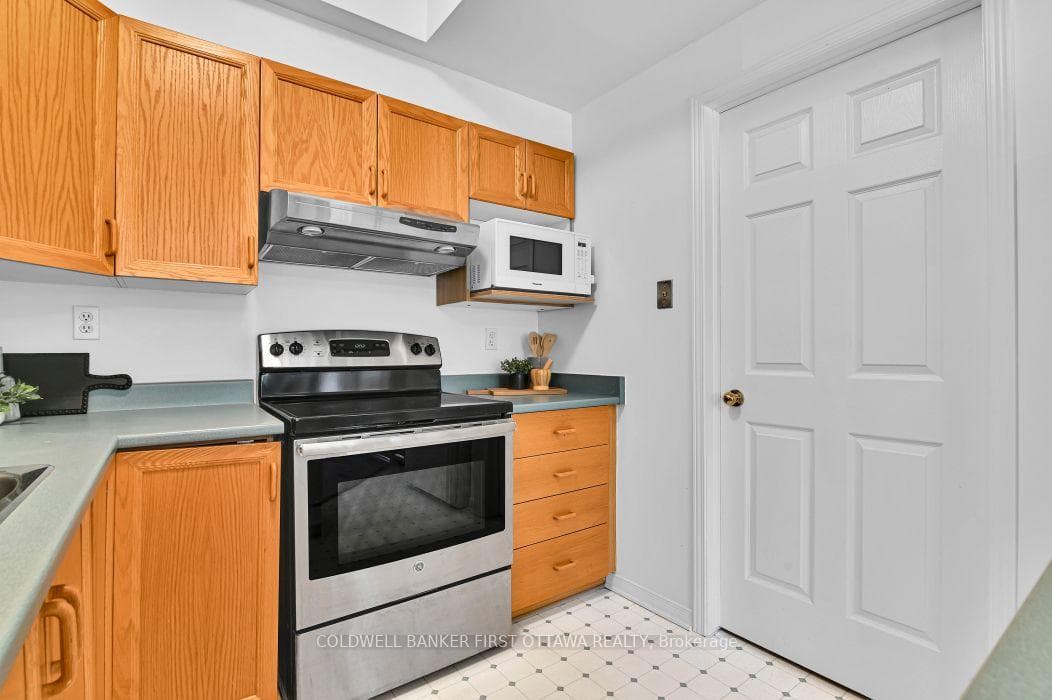 99 Robson Court photo 12