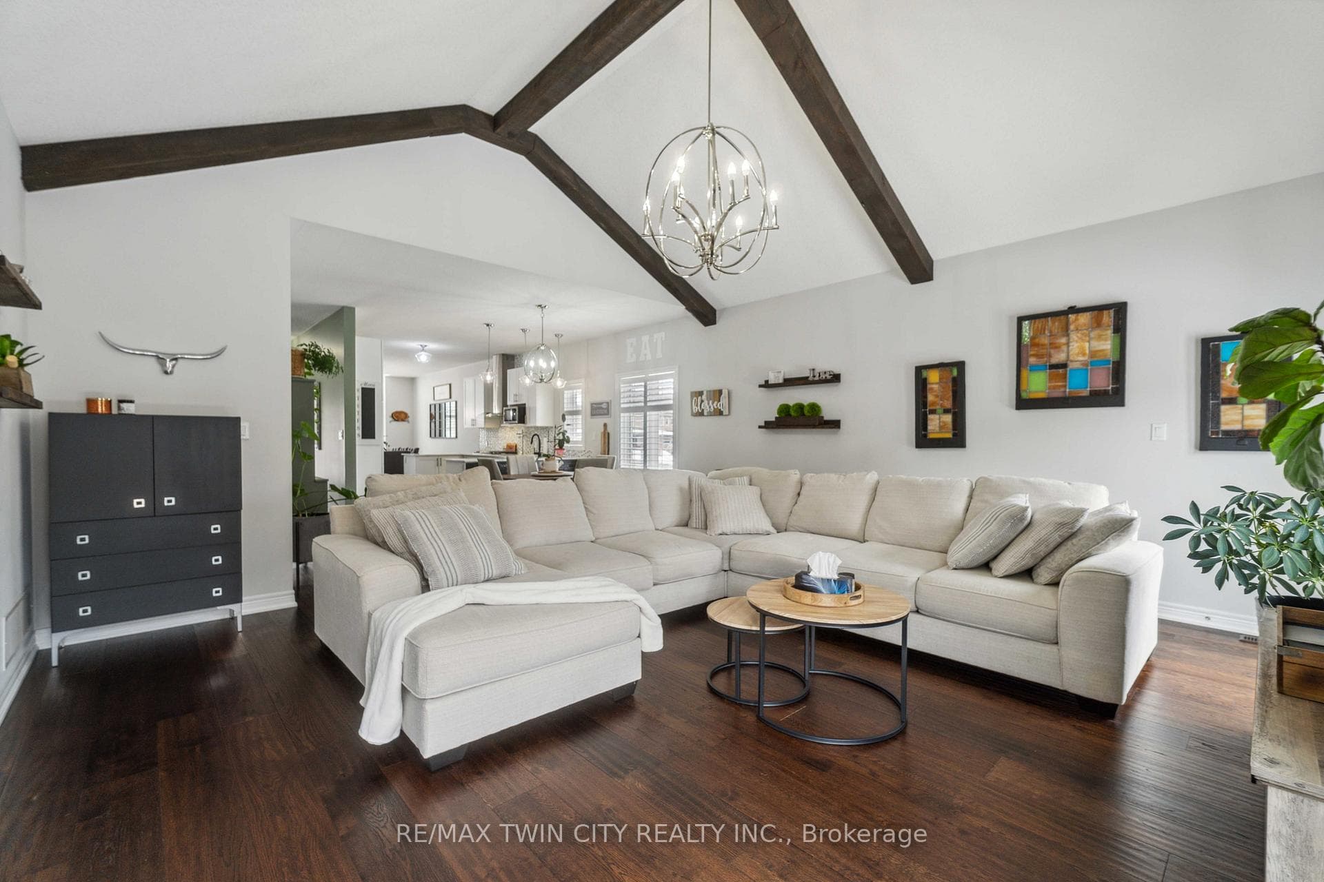 218 Bellagio Avenue photo 13