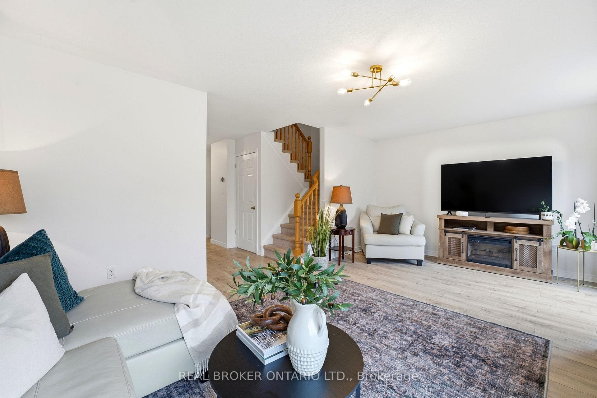 34 Porchlight Drive photo 14