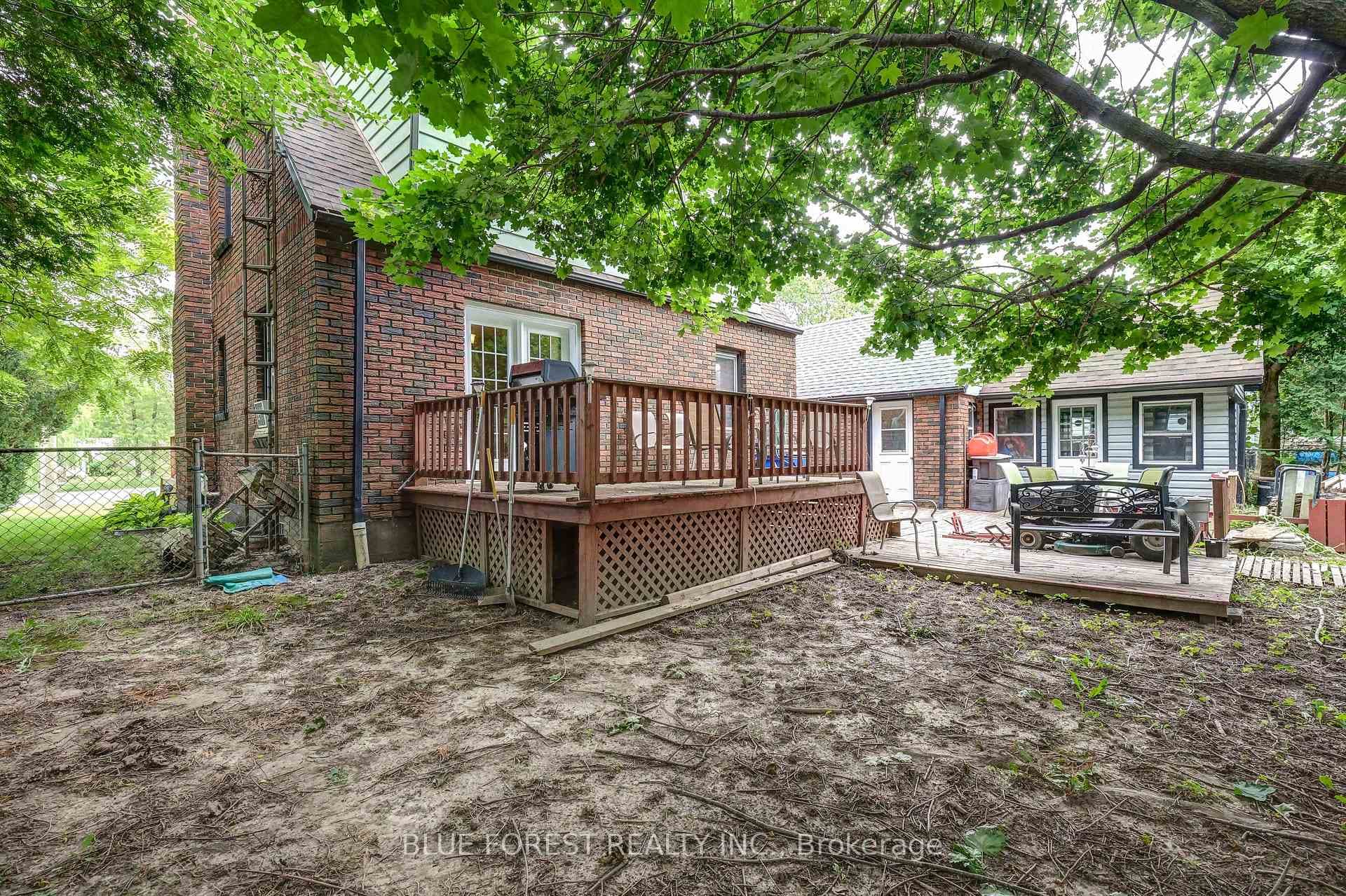 824 Wallace Street photo 34