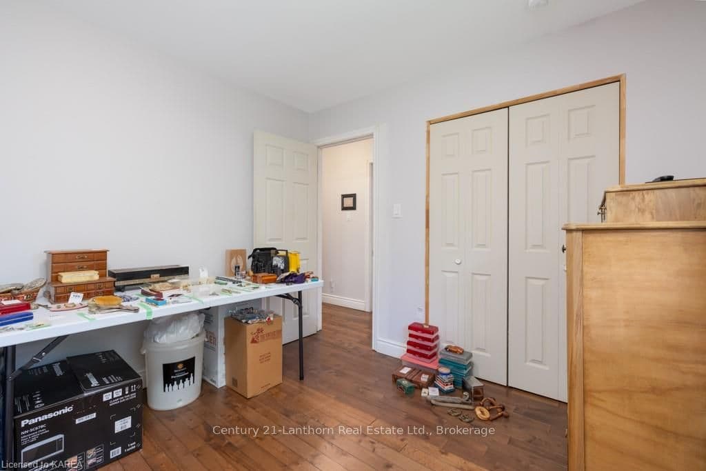 1660 BURBROOK Road photo 22