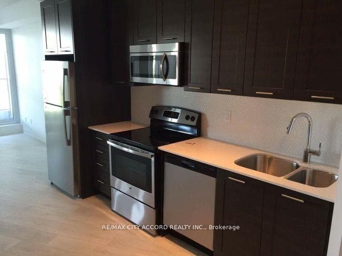 50 Bruyeres Mews Unit 302 photo 6