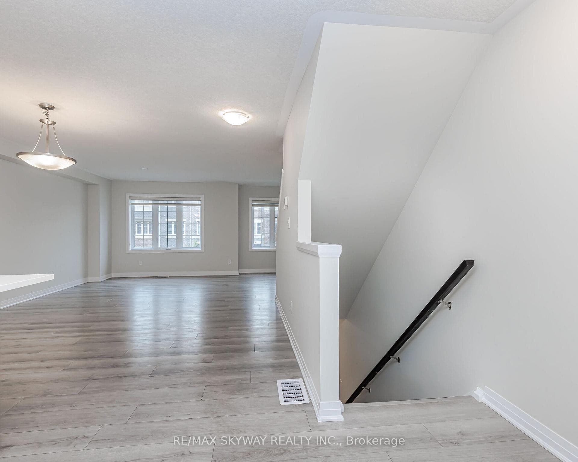 311 Woolwich Street Unit 5 photo 12
