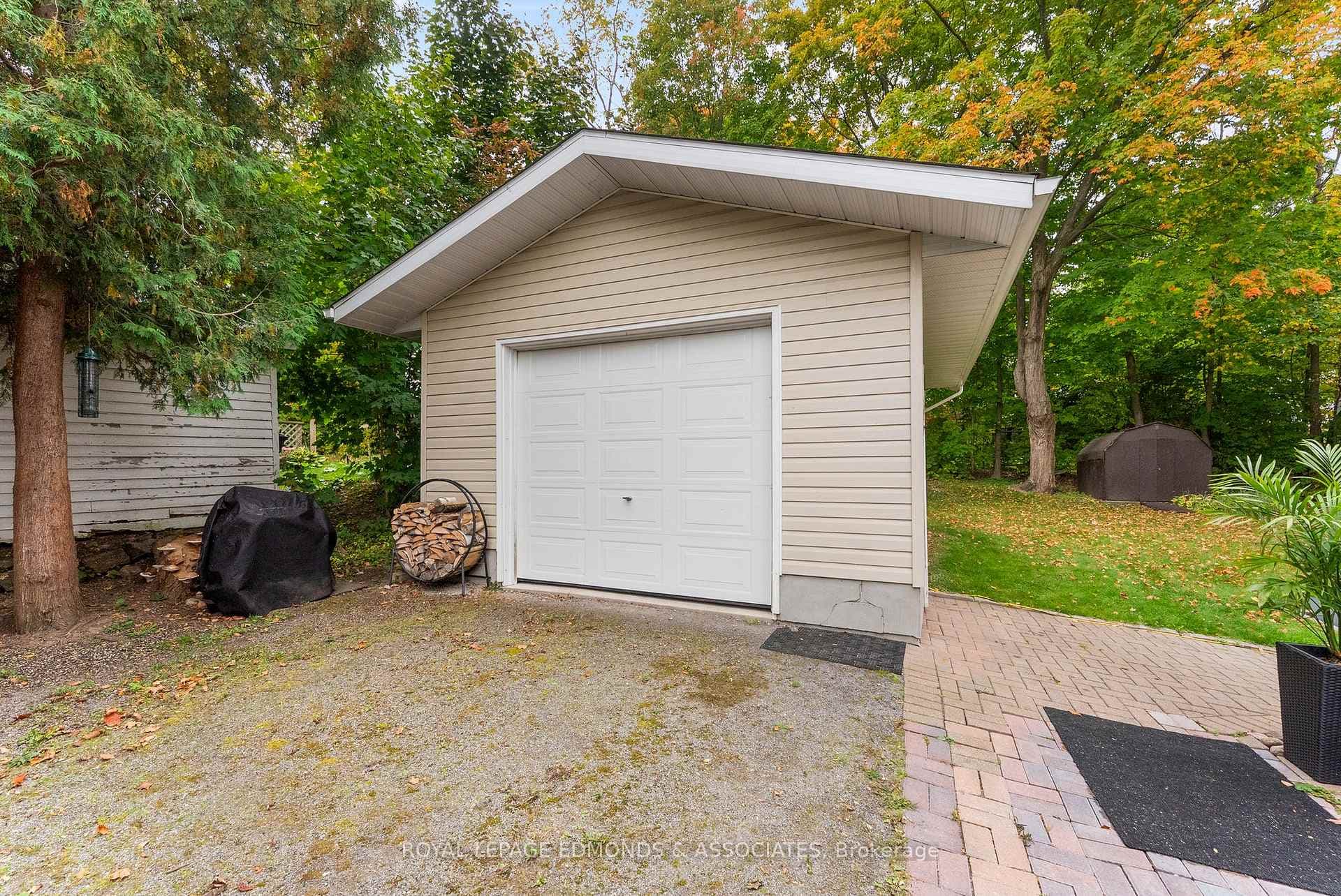 214 Fraser Street photo 30