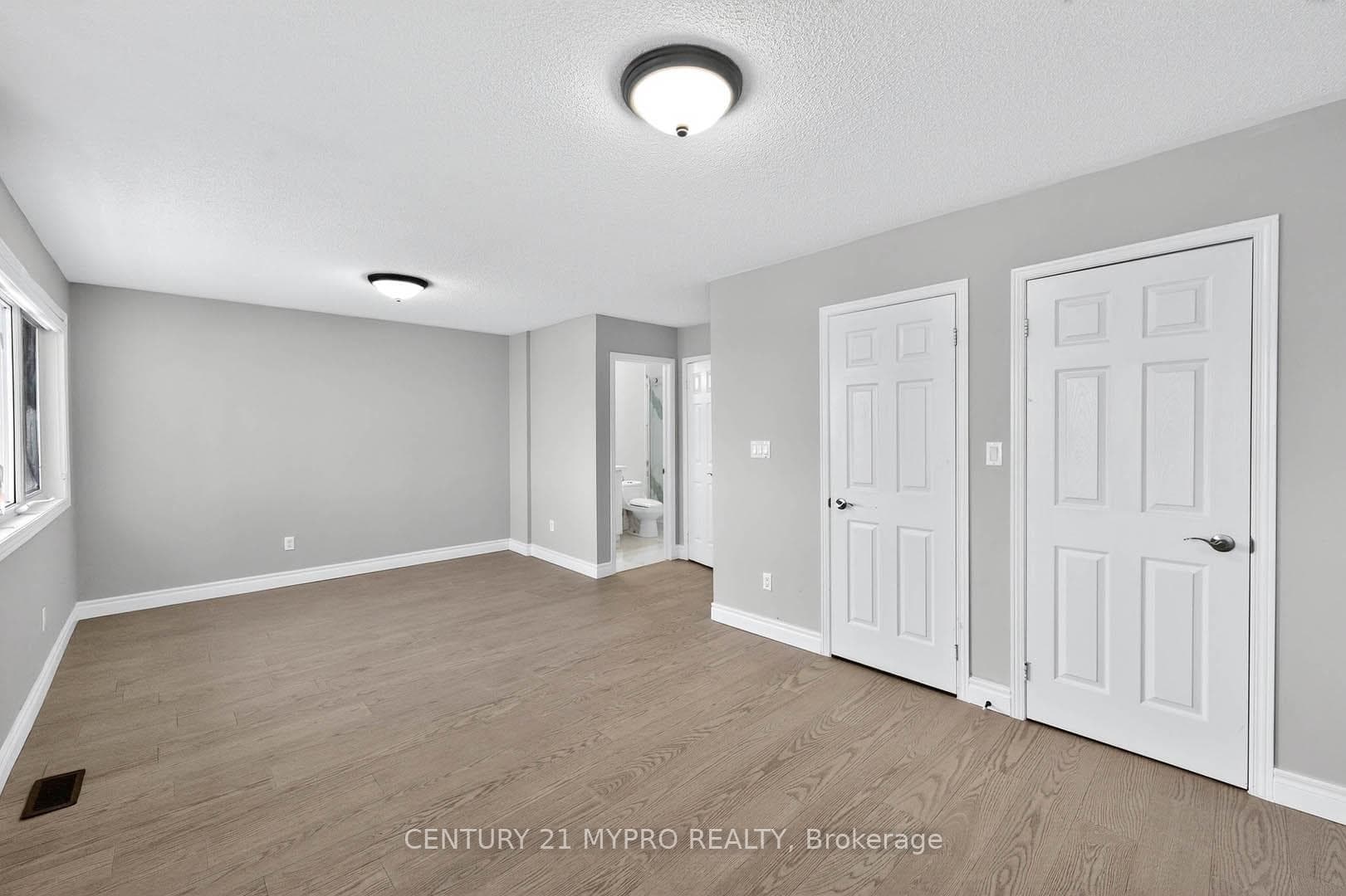 29 Rosebank Drive Unit 807 photo 16