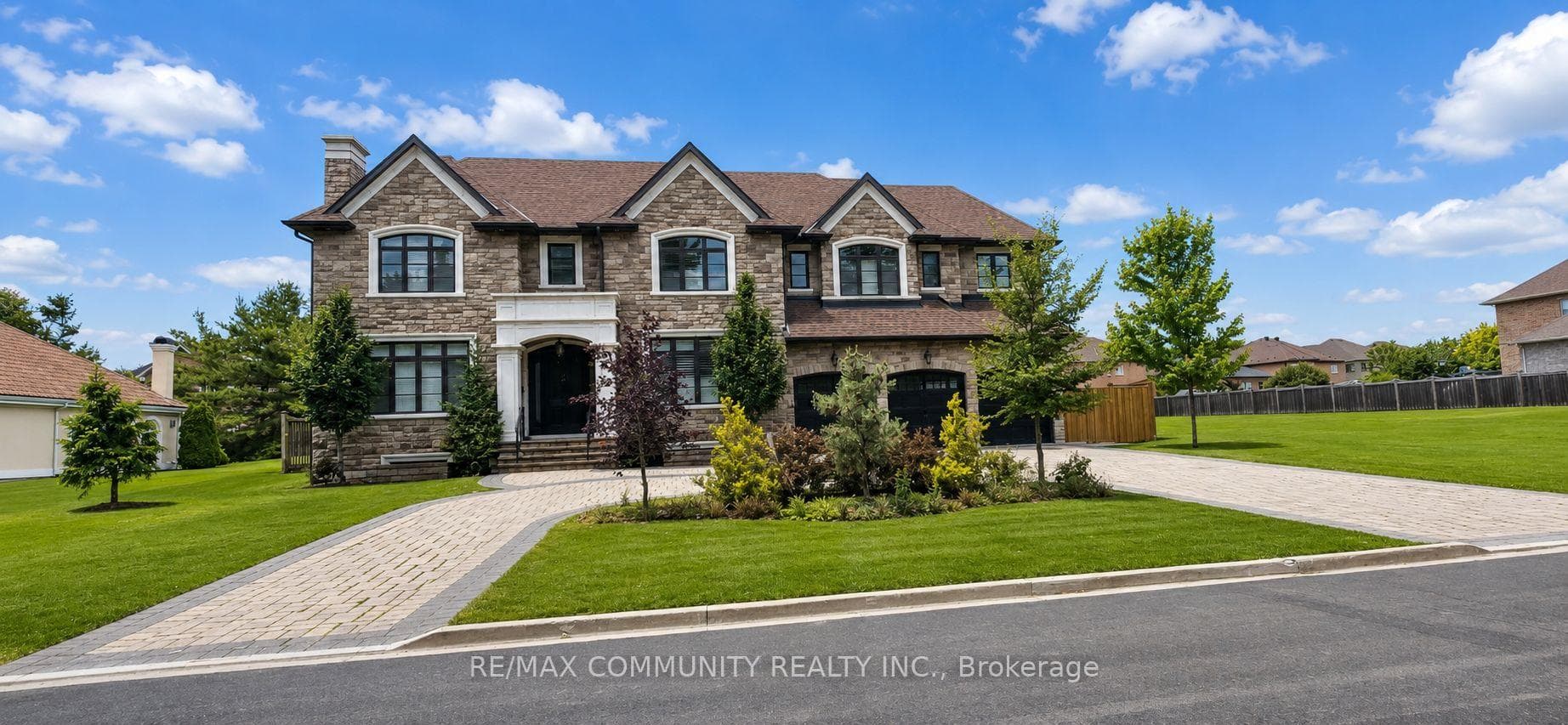65 Chatelaine Drive photo 2