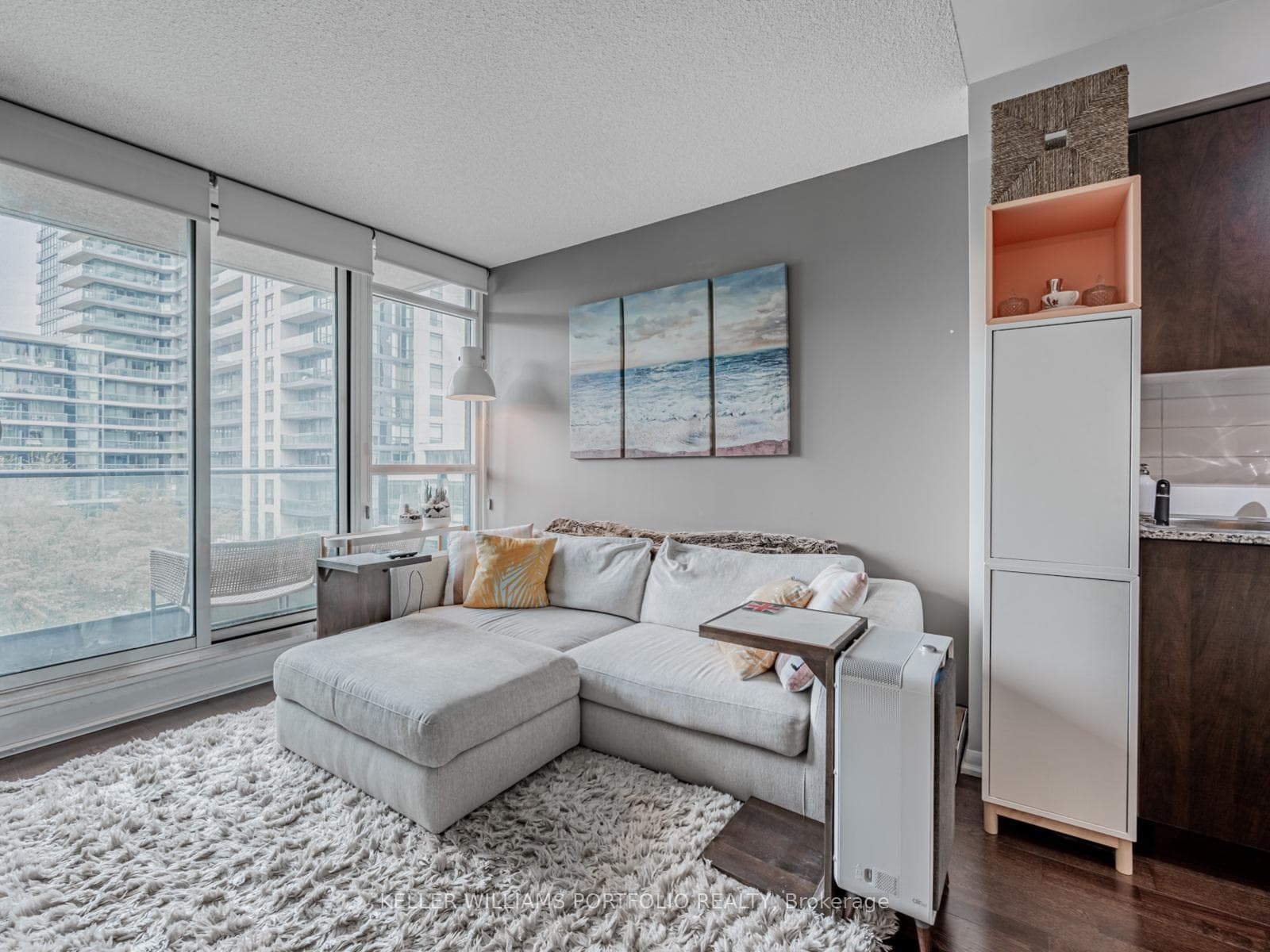 215 Fort York Boulevard Unit 411 photo 11