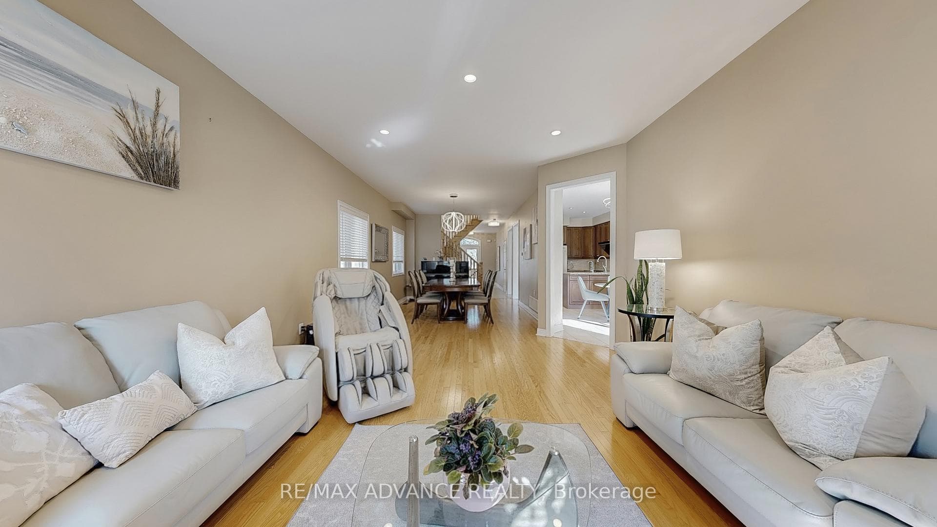 151 Laramie Crescent photo 6