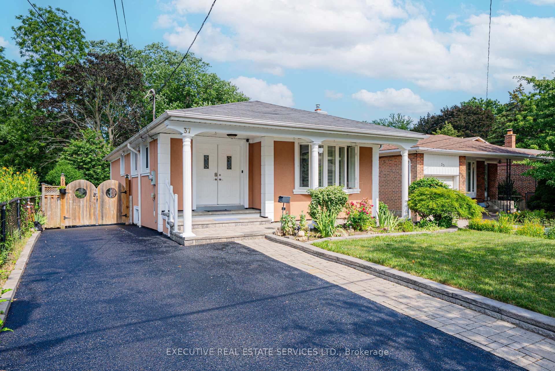37 Ravenview Drive photo 2