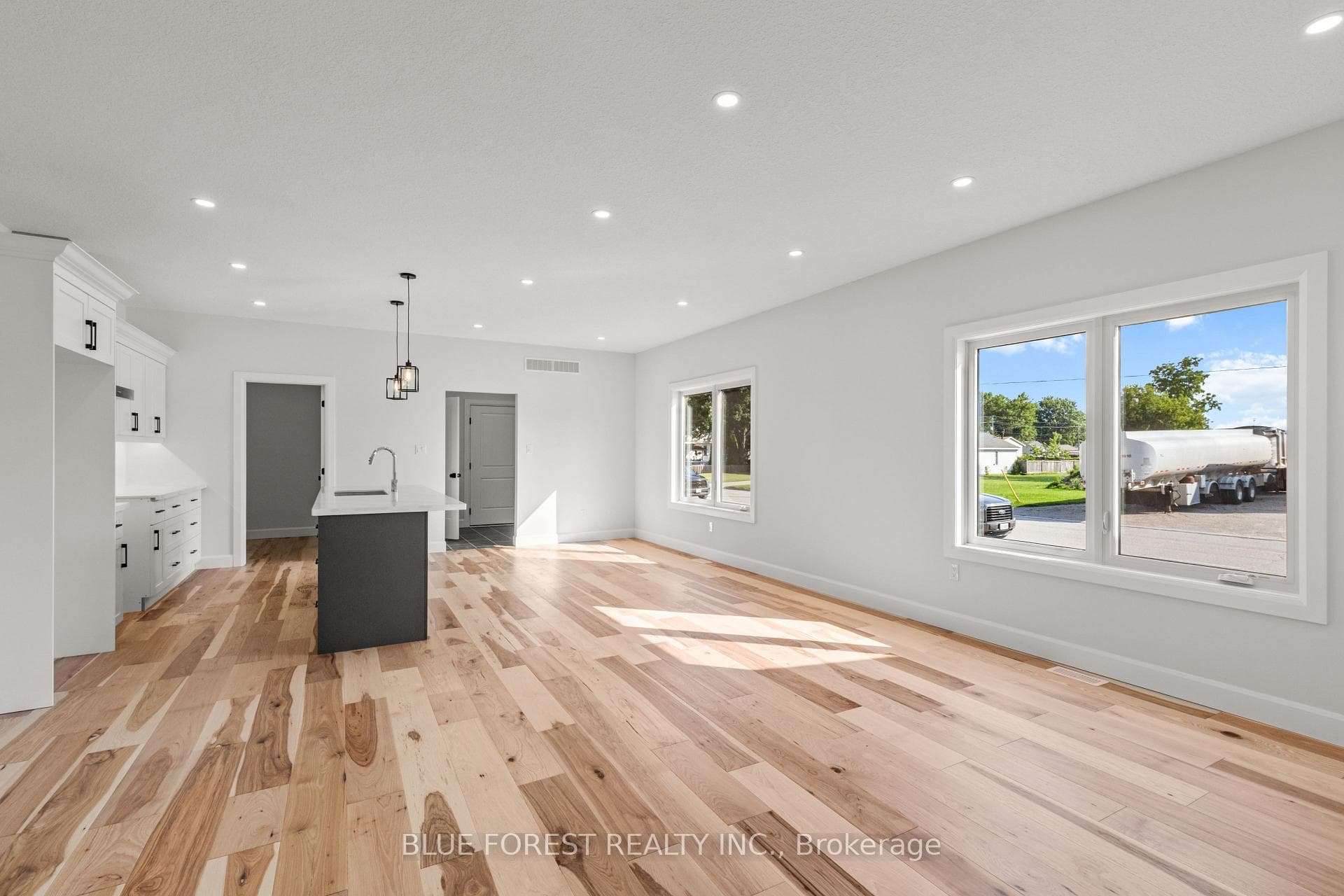 198 McRae Street photo 11
