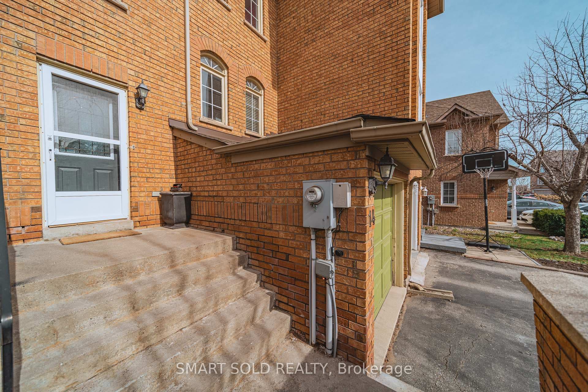 14 Larissa Court photo 2