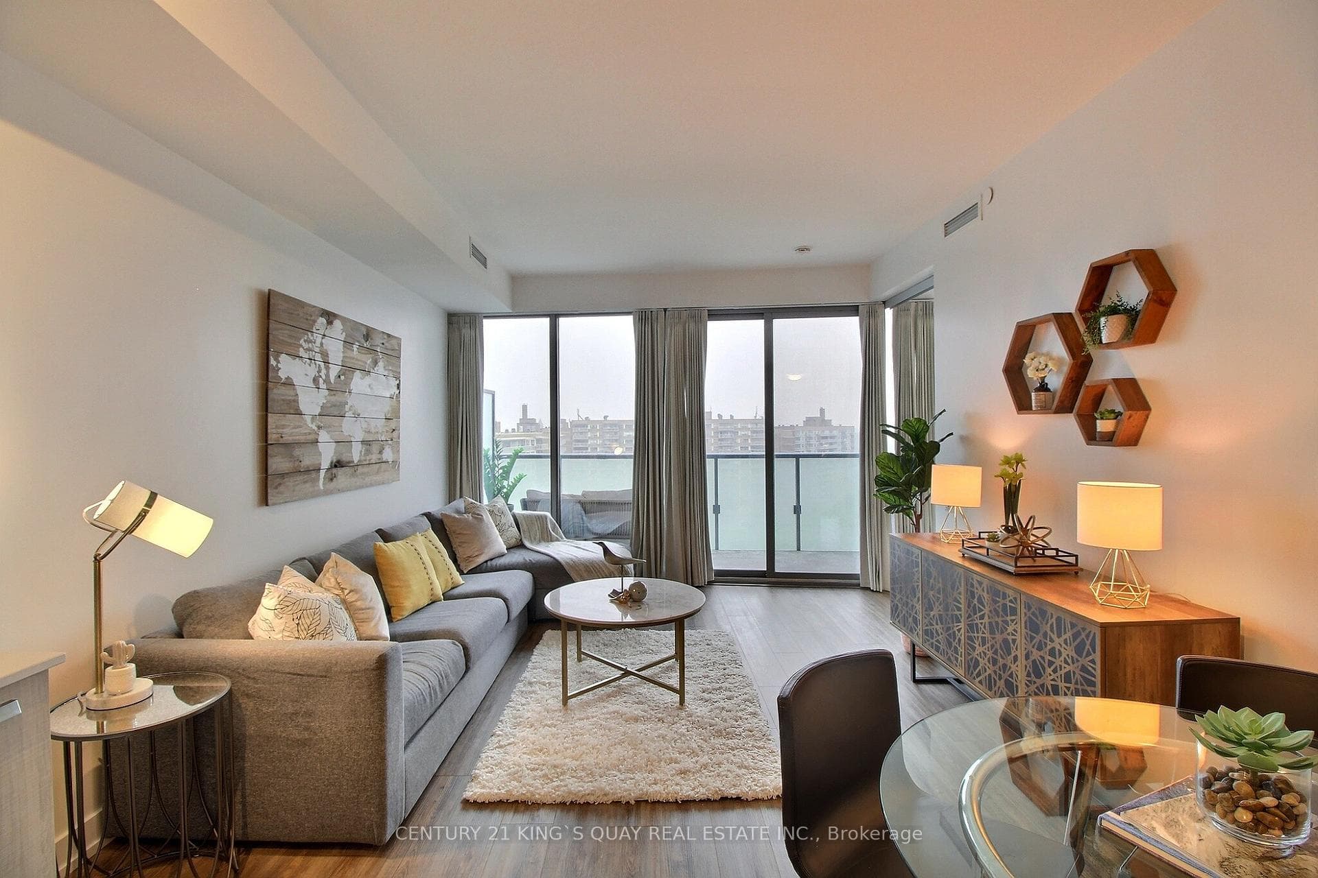 1815 Yonge Street Unit 1603 photo 4