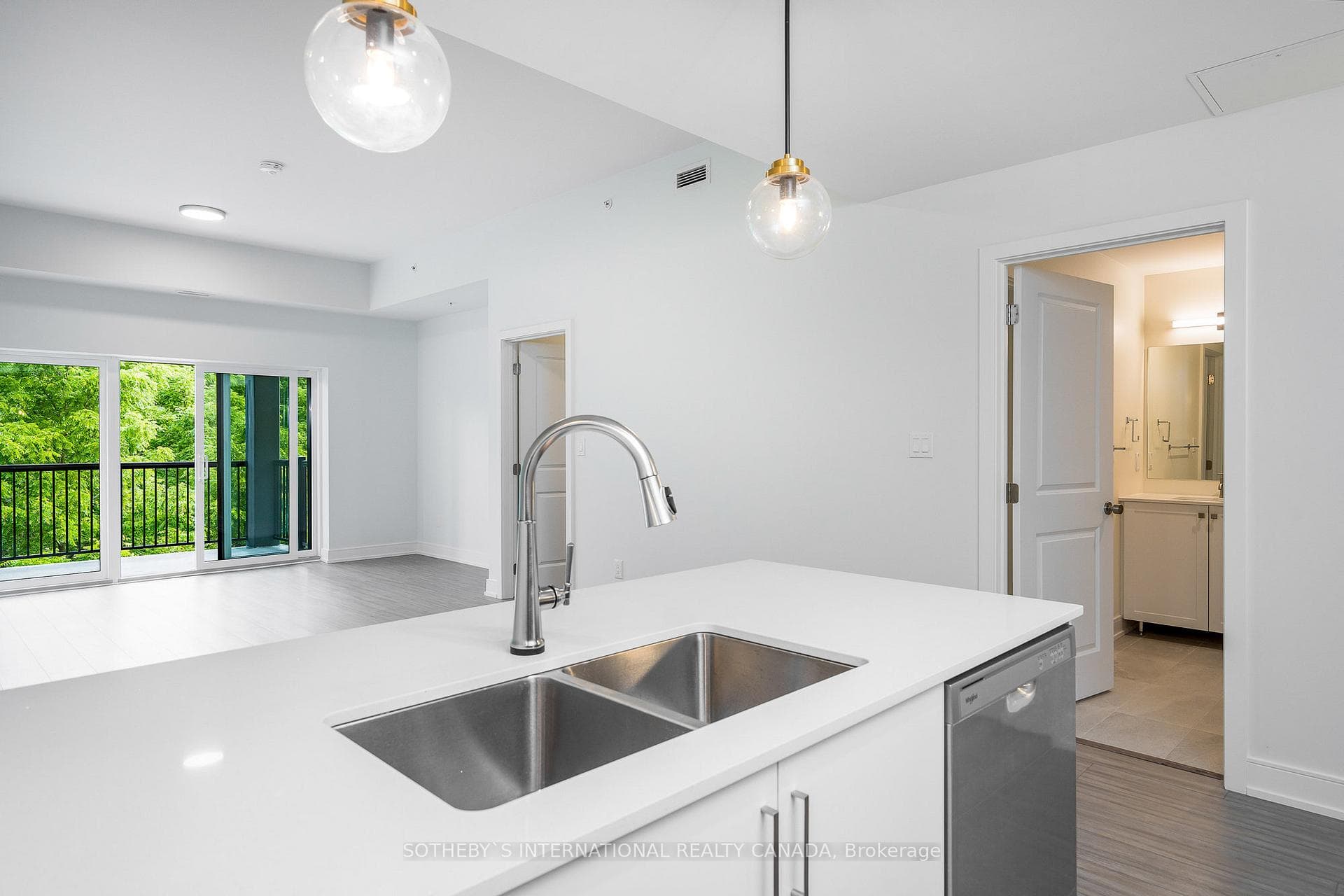 121 Mary Street Unit 322 photo 14