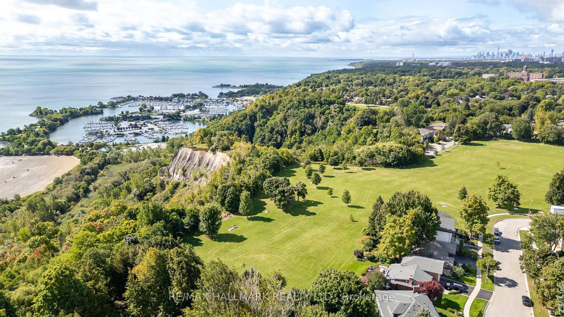 32 Lyme Regis Crescent photo 40