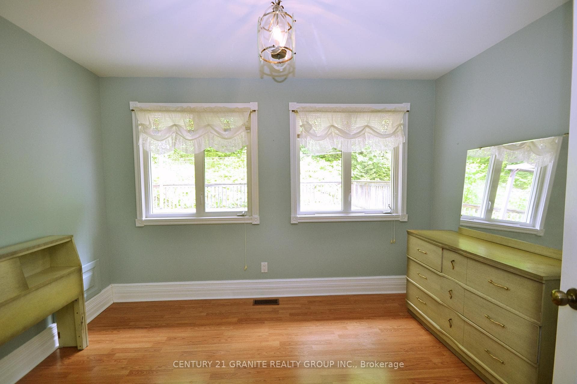 257 Hastings Street photo 29