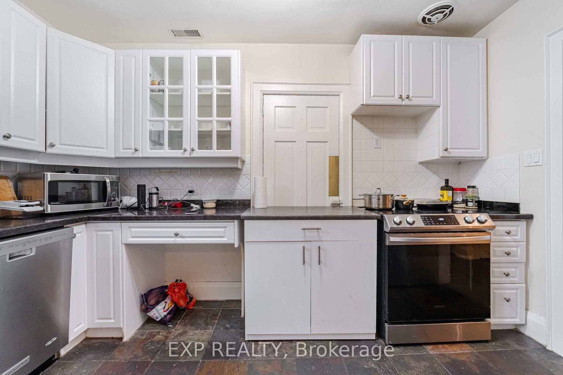 17 Highbourne Road Unit Upper photo 14