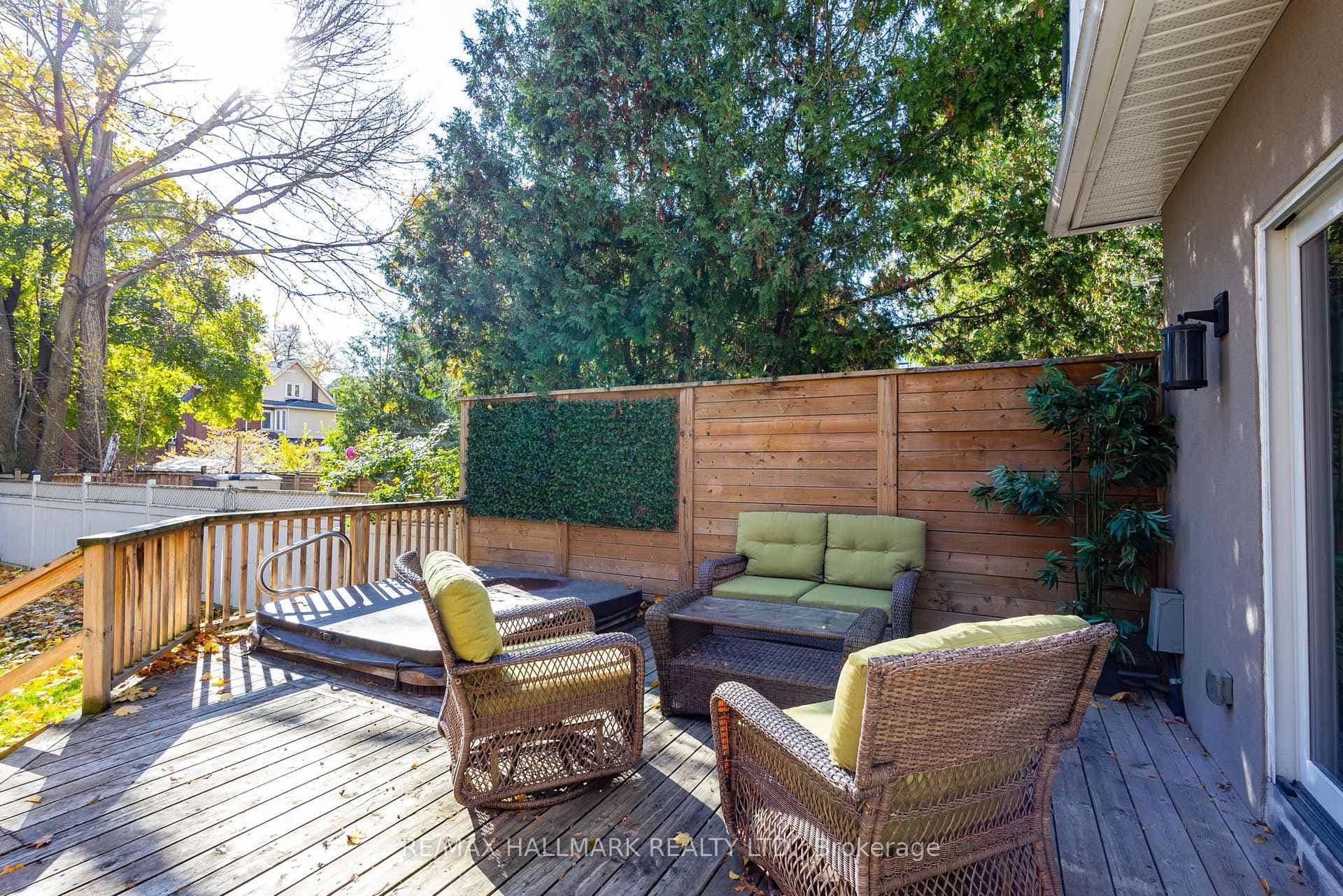 89 Soudan Avenue photo 35