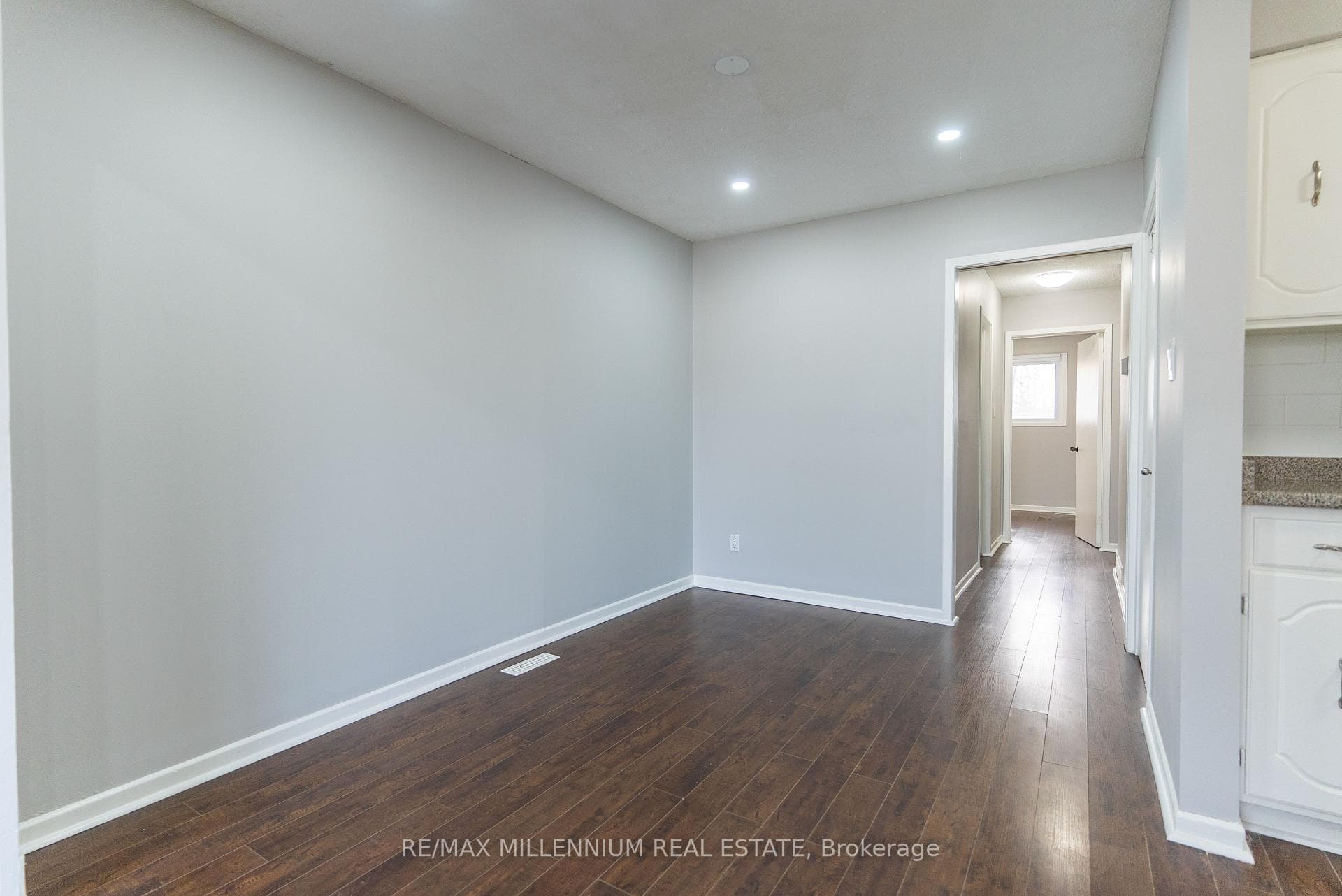 8419 Lamont Avenue photo 9
