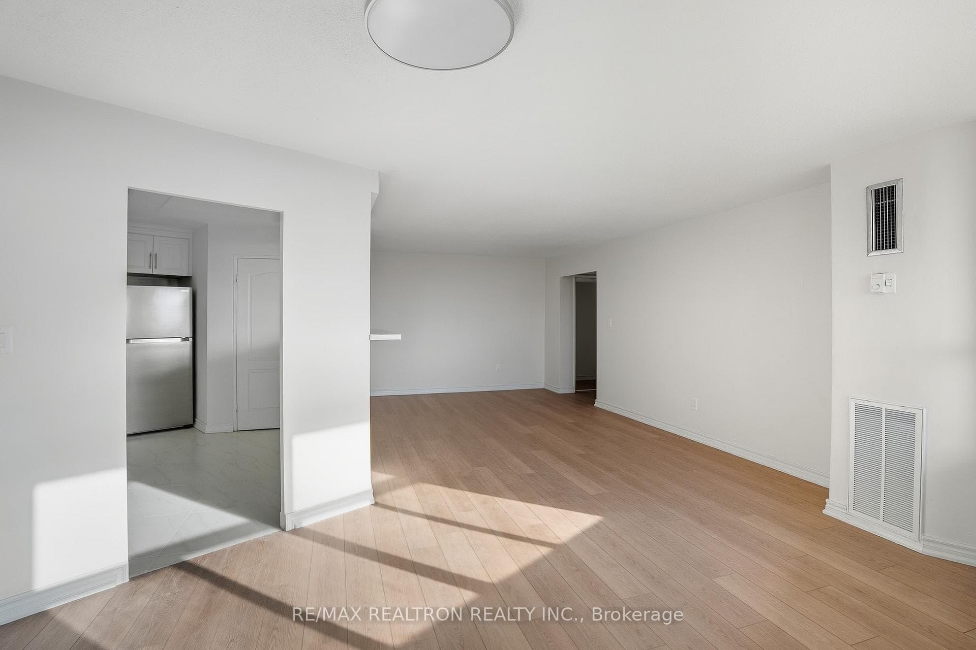 5 Shady Golfway Unit 1007 photo 6