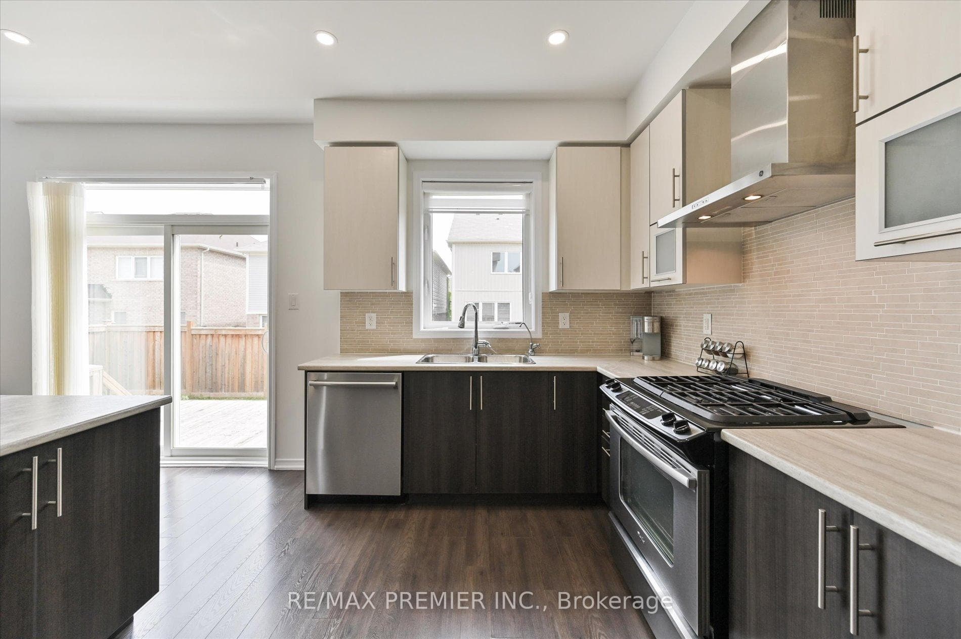 75 Cook Street photo 9