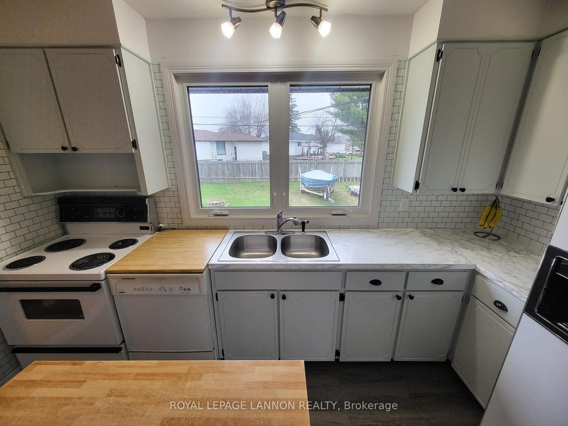 432 James Street photo 8