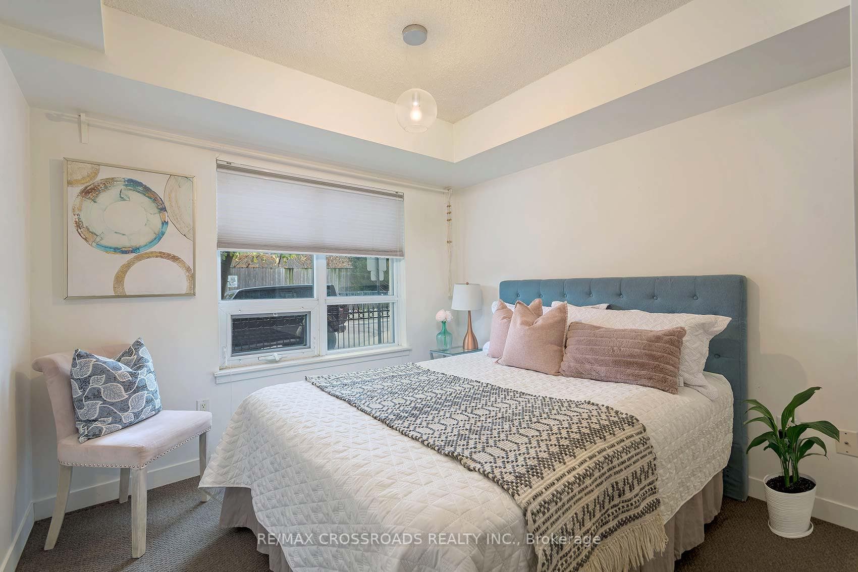 812 Lansdowne Avenue Unit 114 photo 19